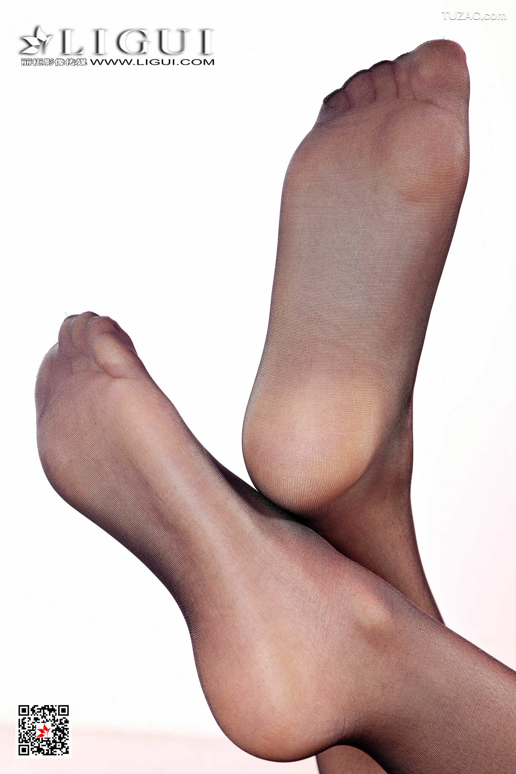 丽柜_腿模允儿《黑丝大长腿》 写真集[43P]