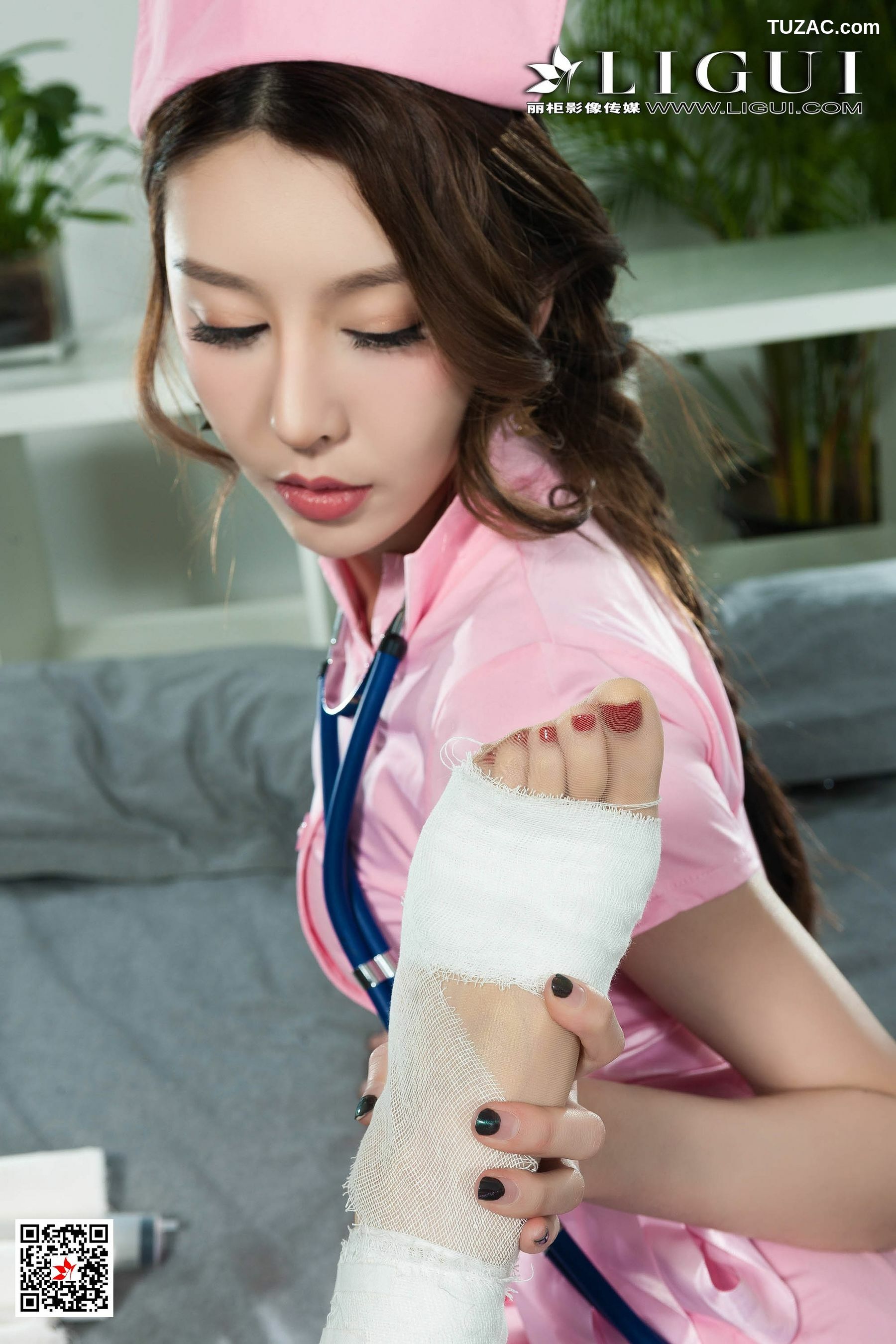 丽柜_腿模兔子《护士丝足》 网络丽人 写真集[57P]