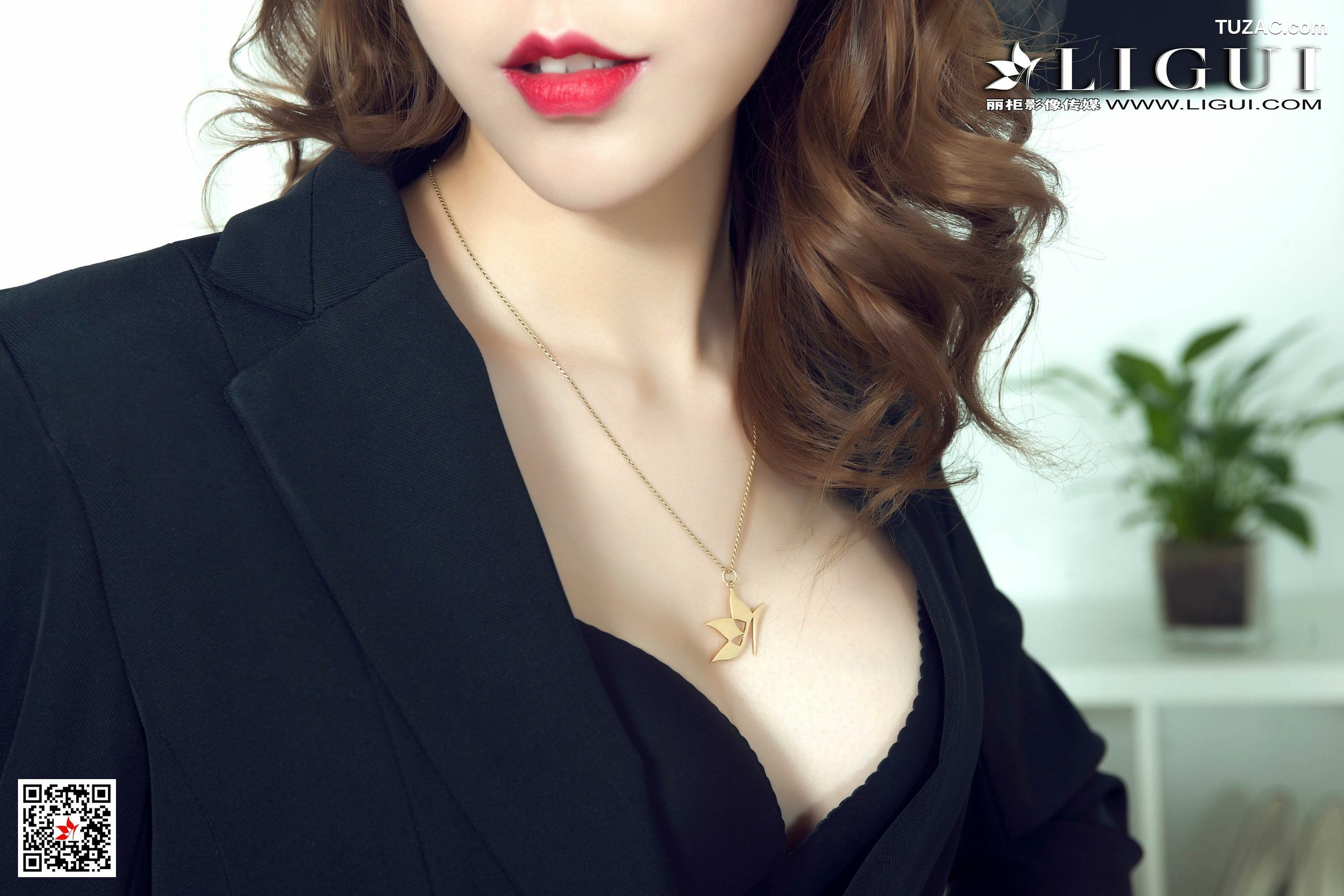 丽柜_腿模兔子《极品黑丝OL御姐》 网络丽人 写真集[101P]