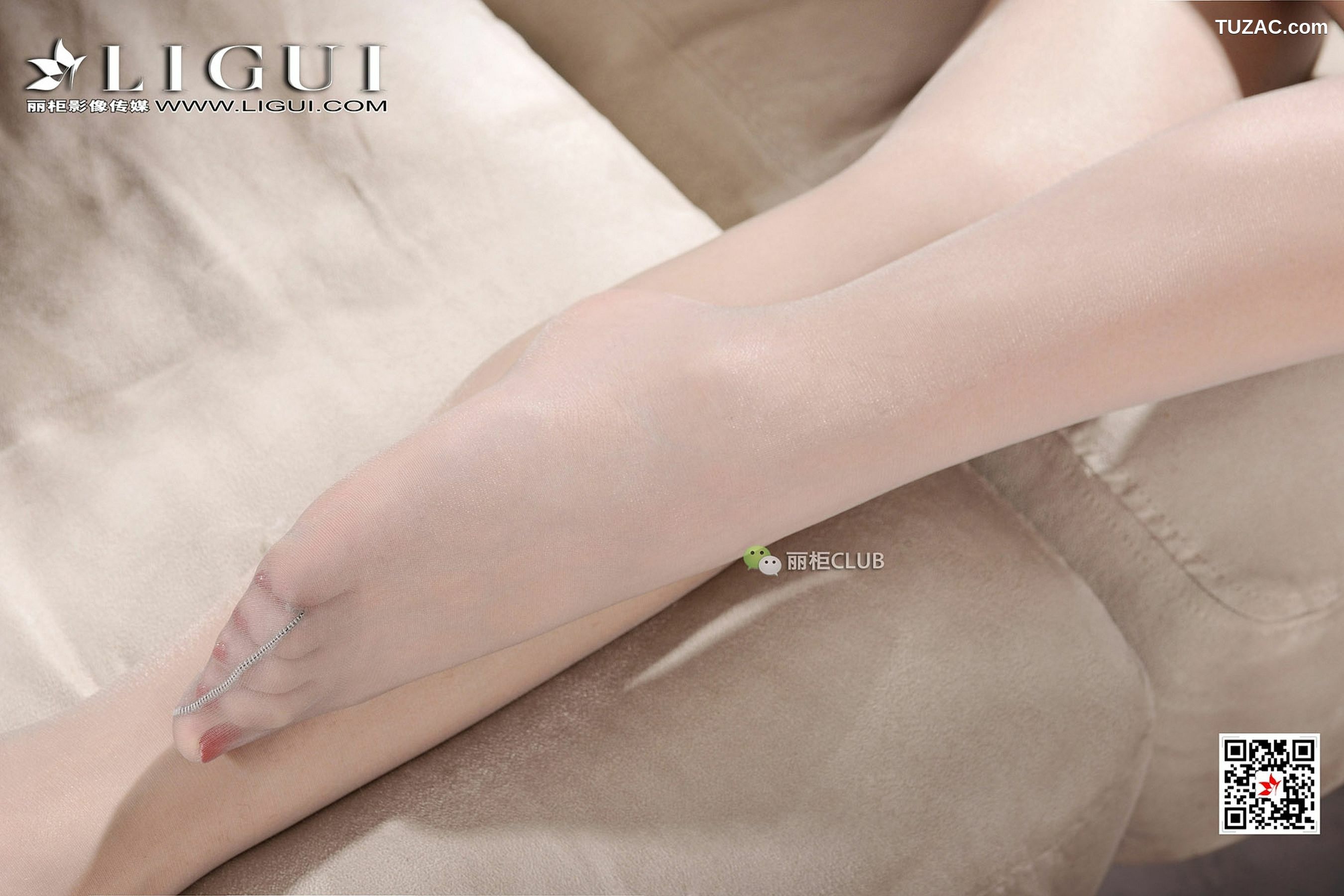 丽柜_腿模可馨《OL肉丝袜》 写真集[88P]