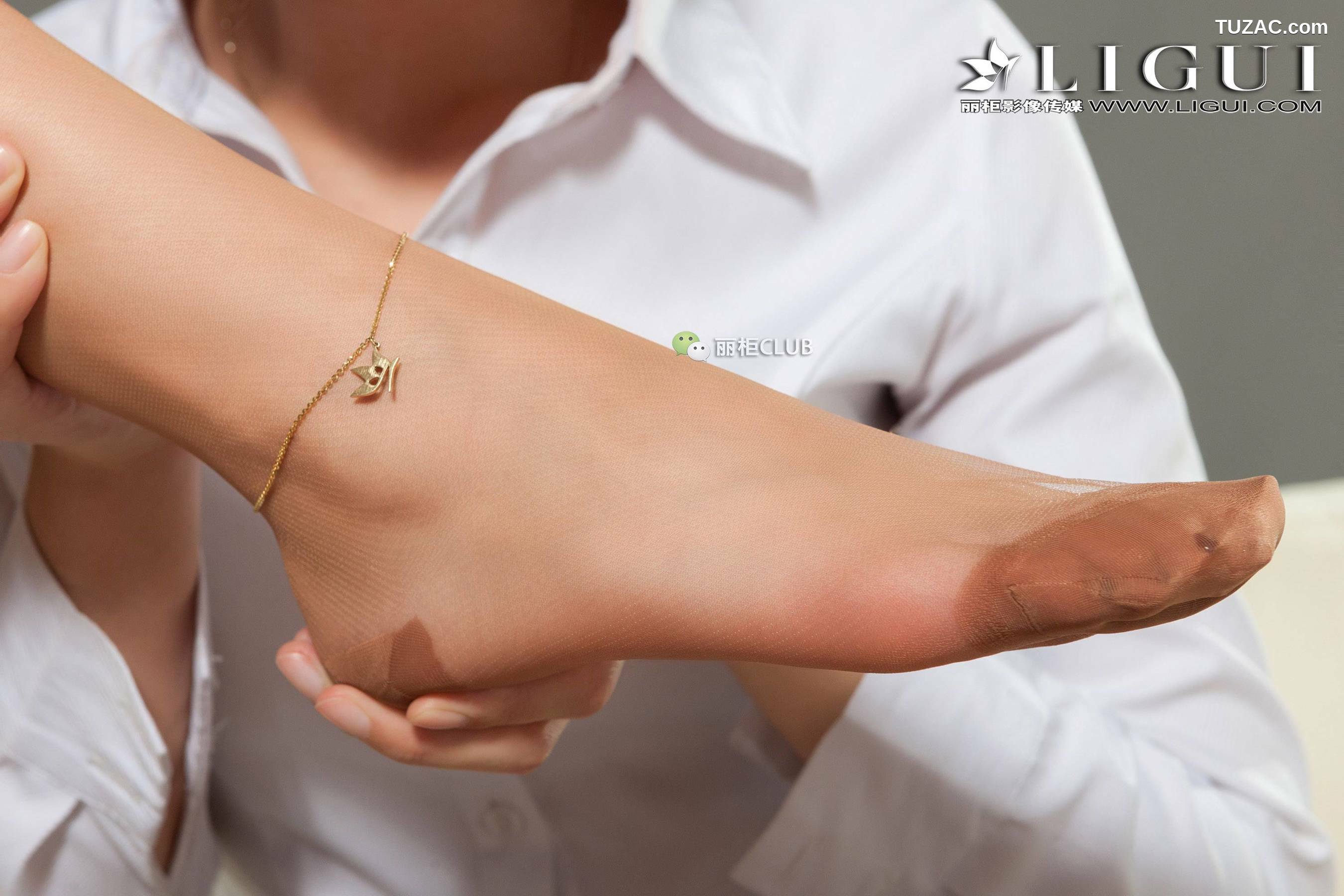 丽柜_腿模小戈&amp;amp;雪糕《丝足诱惑》 美腿丝足写真集[70P]