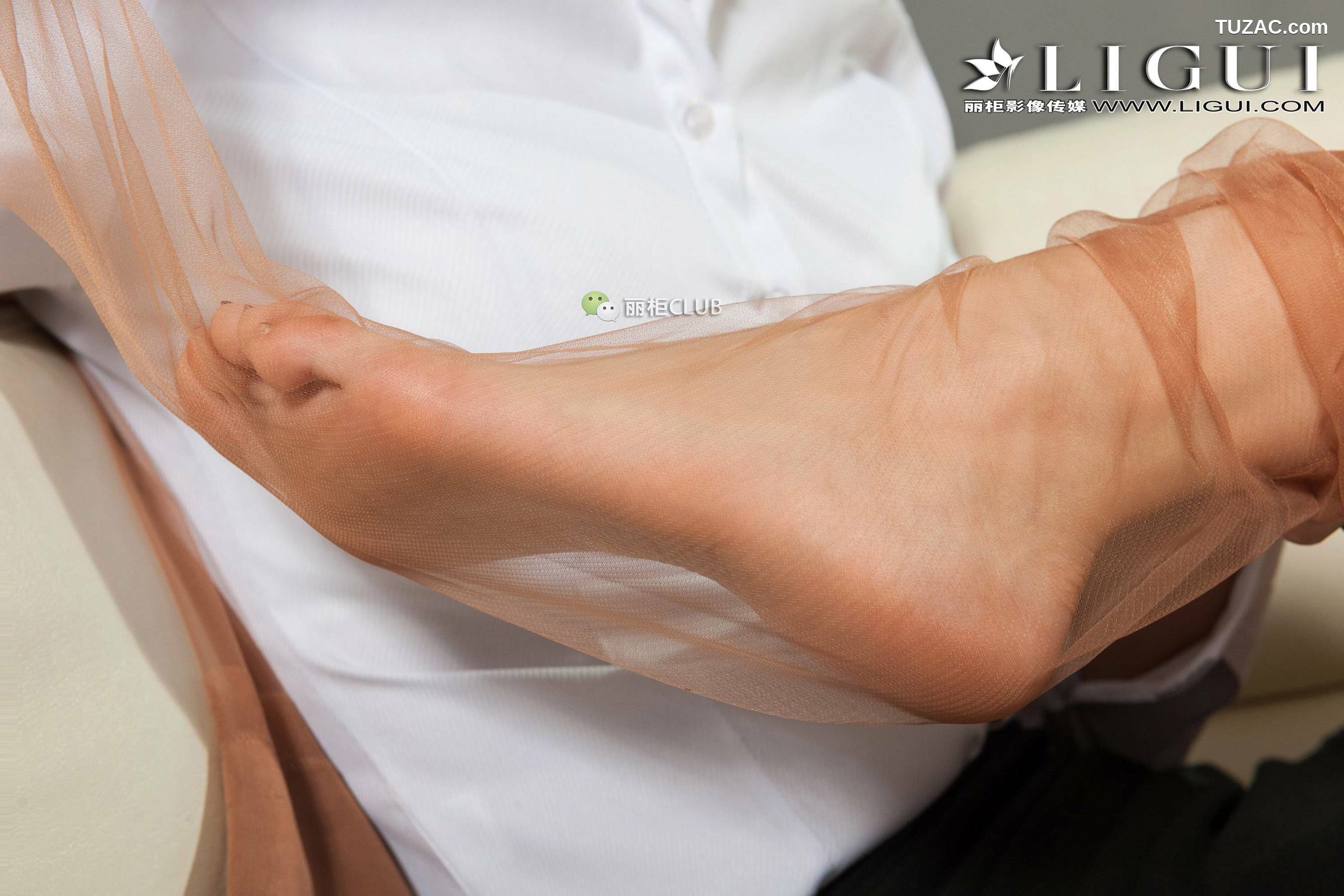 丽柜_腿模小戈&amp;amp;雪糕《丝足诱惑》 美腿丝足写真集[70P]