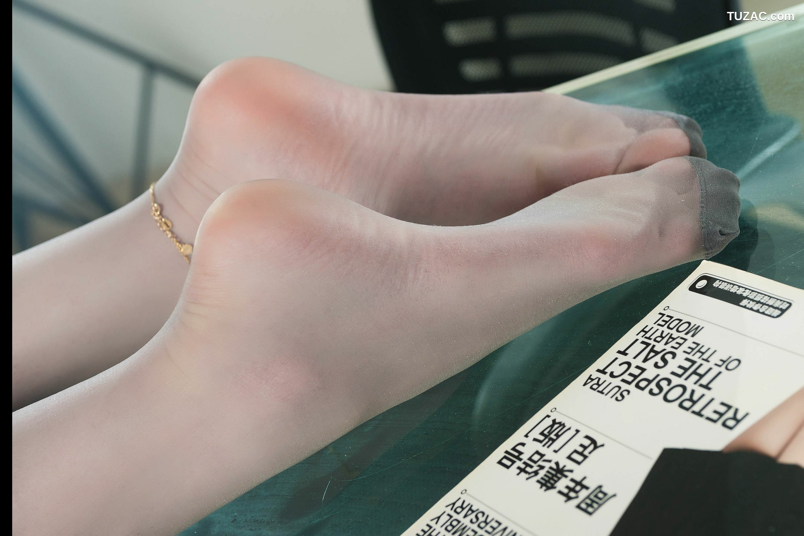 丽柜_腿模思航《灰丝OL女郎》 网络丽人 写真集[88P]