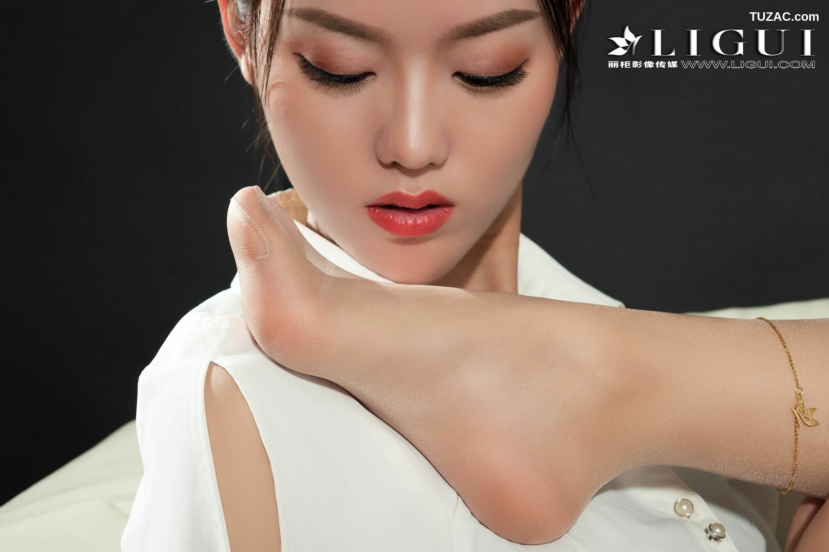 丽柜_腿模敏儿&amp;amp;筱筱《丝足爱恋》 网络丽人 写真集 [45P]