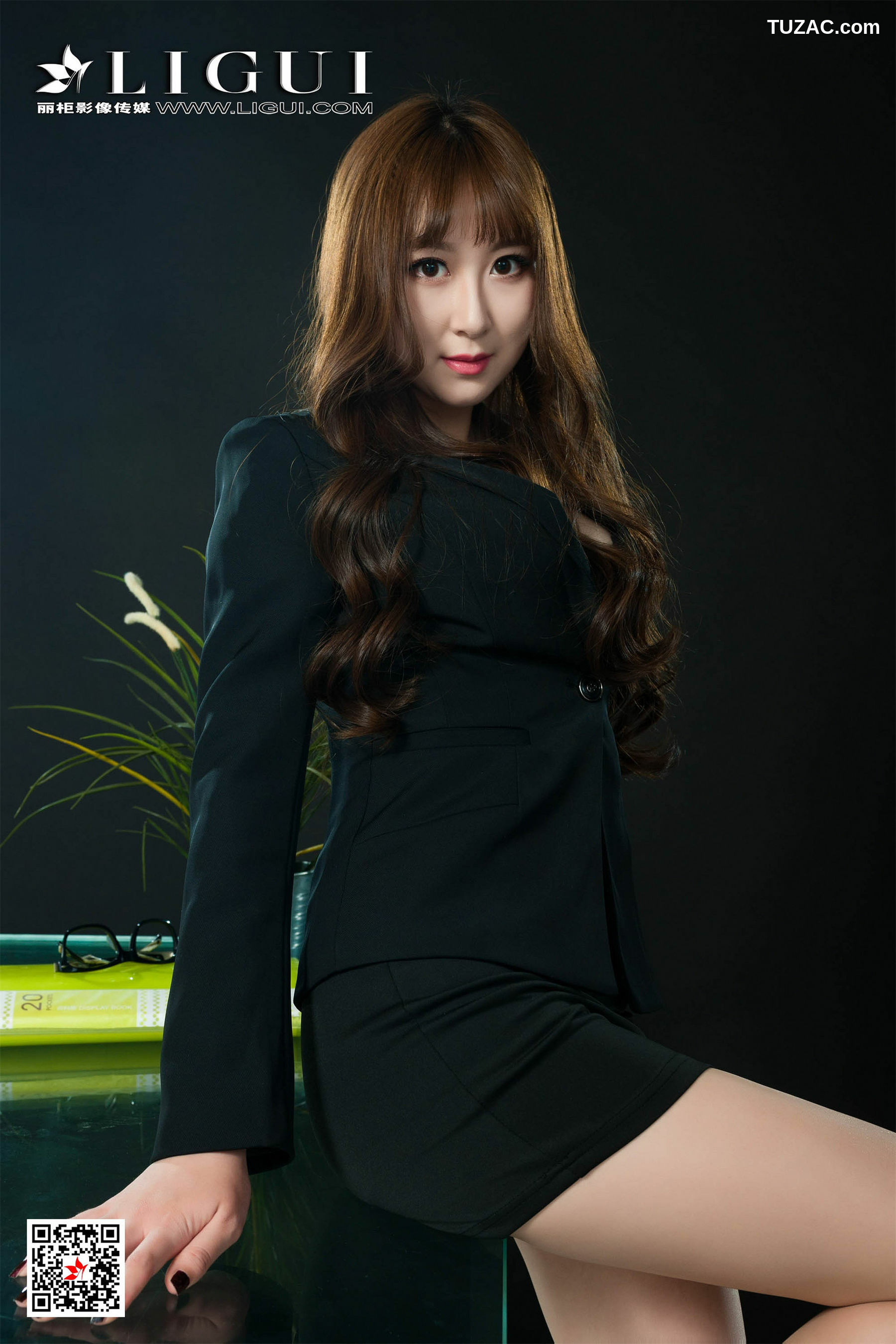 丽柜_腿模焦焦《肉丝高跟OL美腿》 写真集[58P]