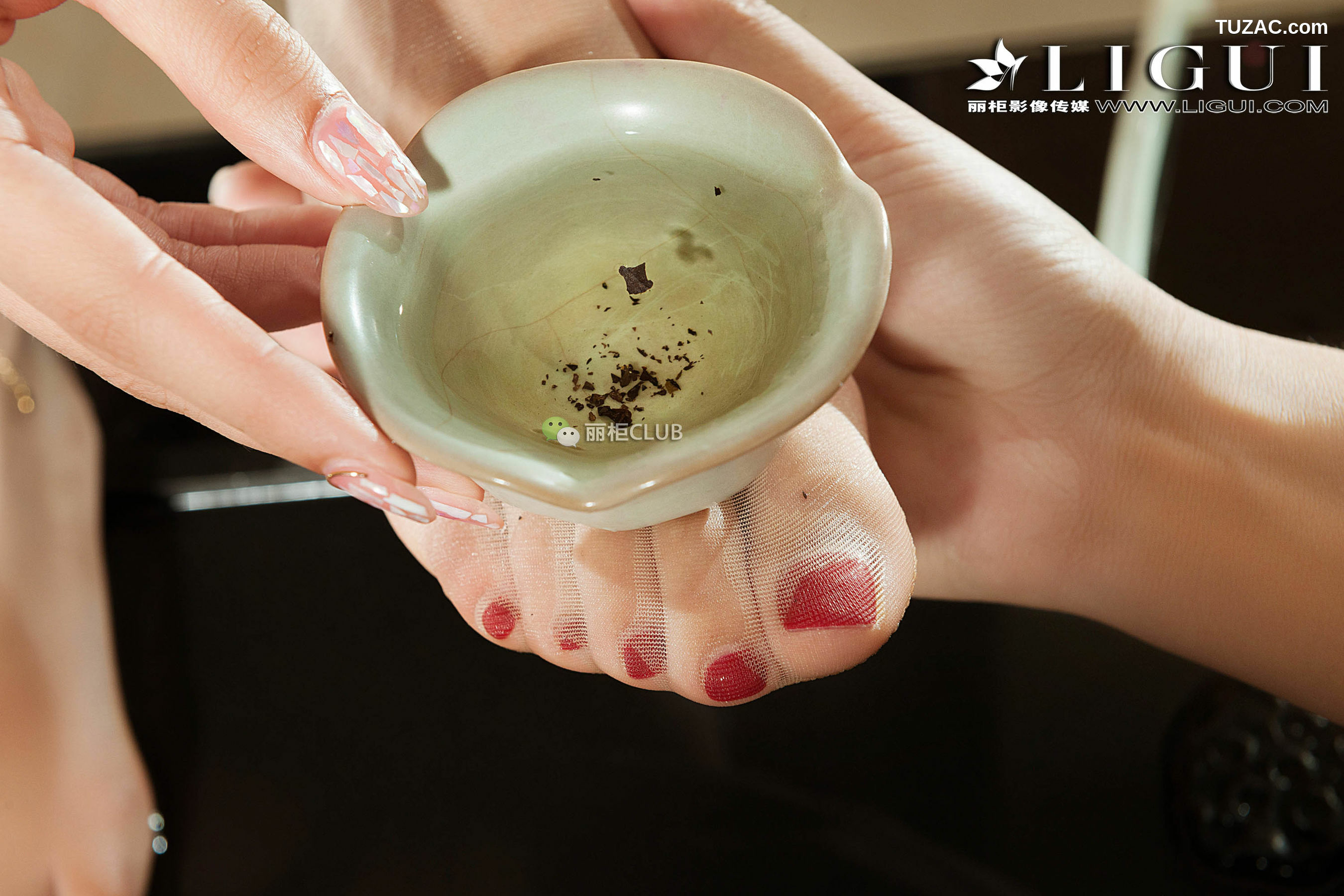 丽柜_腿模王欣竹《旗袍茶艺丝足》 美腿丝足写真集[43P]