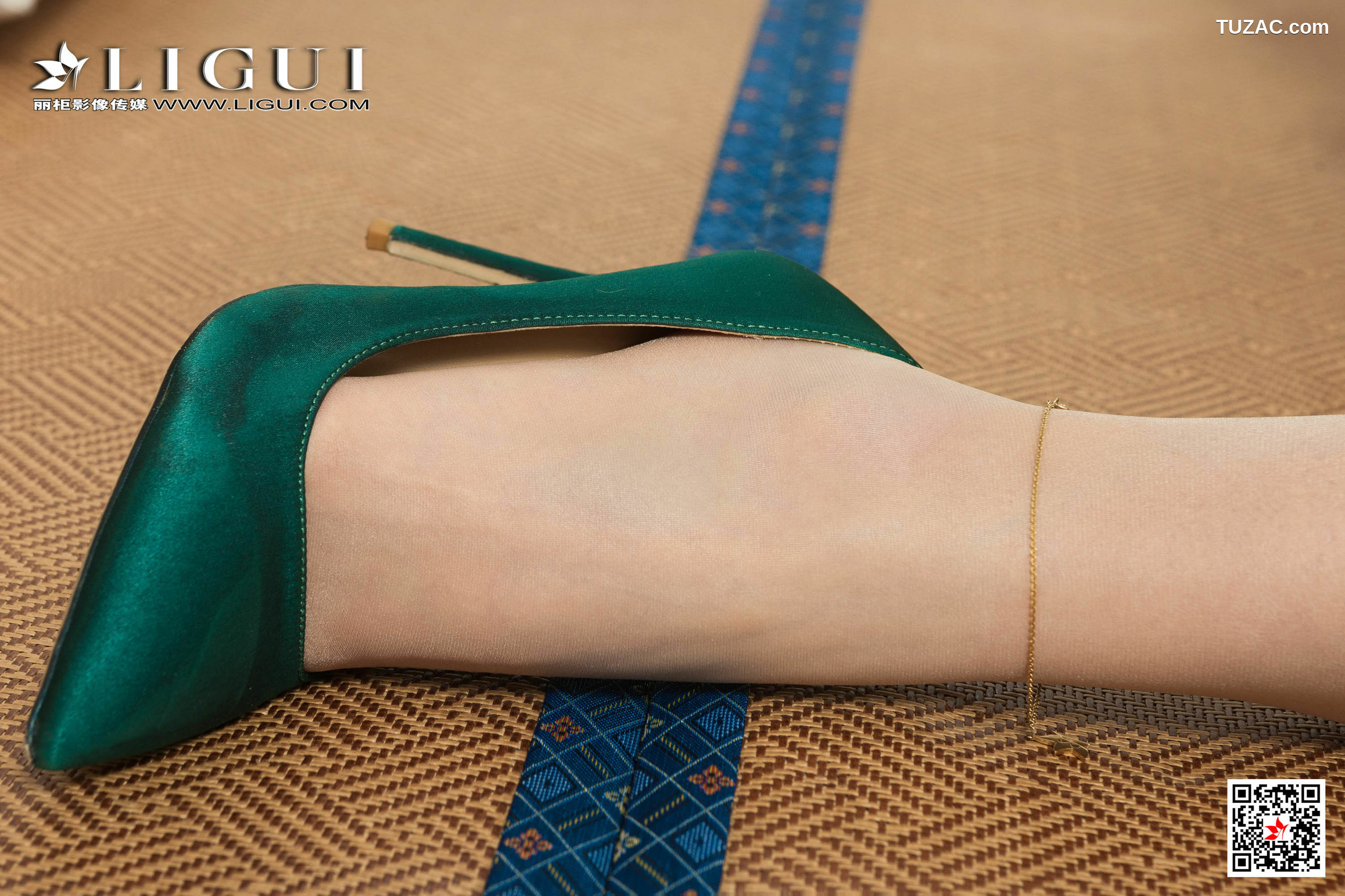 丽柜_腿模筱筱《性感和服美束》 写真集[64P]