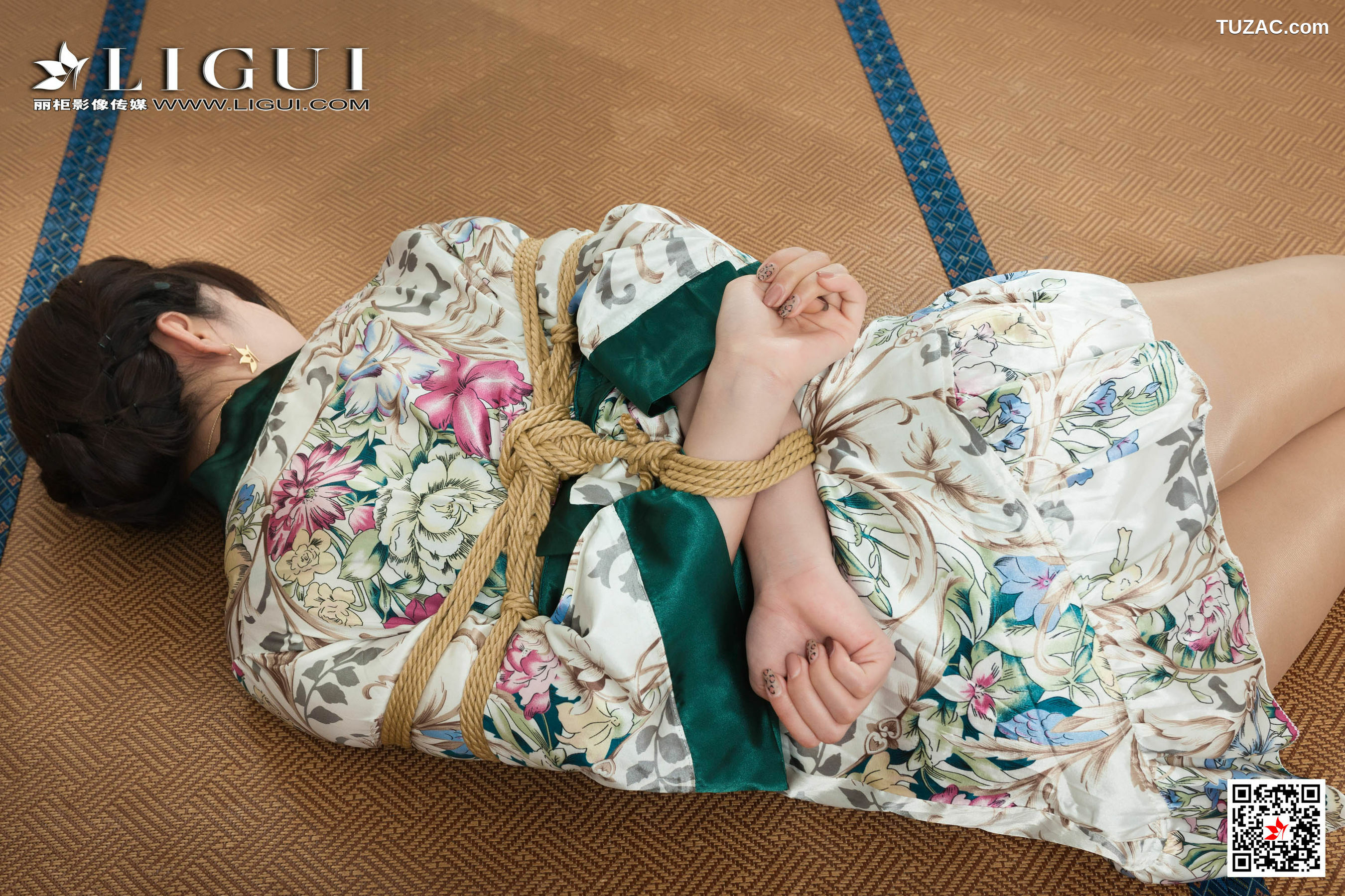 丽柜_腿模筱筱《性感和服美束》 写真集[64P]