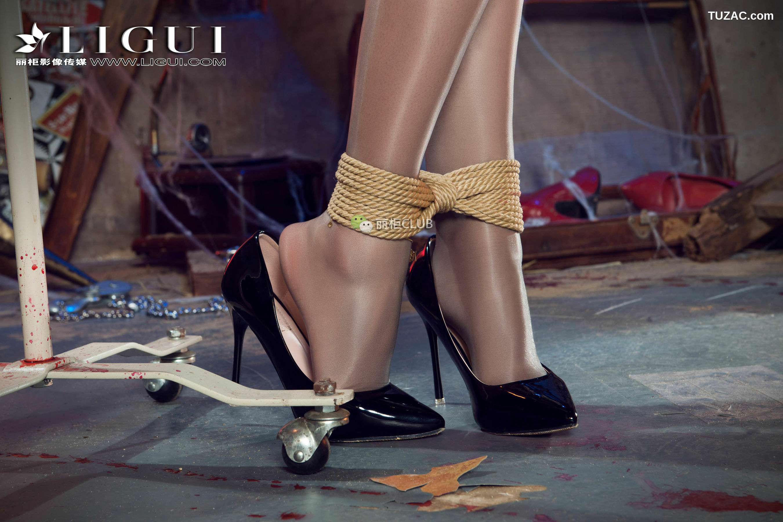 丽柜_腿模筱筱《护士捆绑》  美腿丝足写真集[81P]