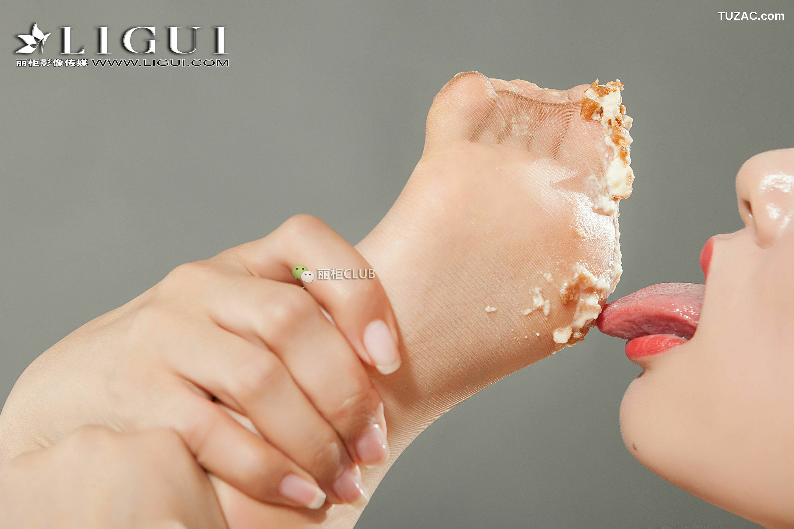 丽柜_腿模筱筱《披萨丝足》 写真集[70P]
