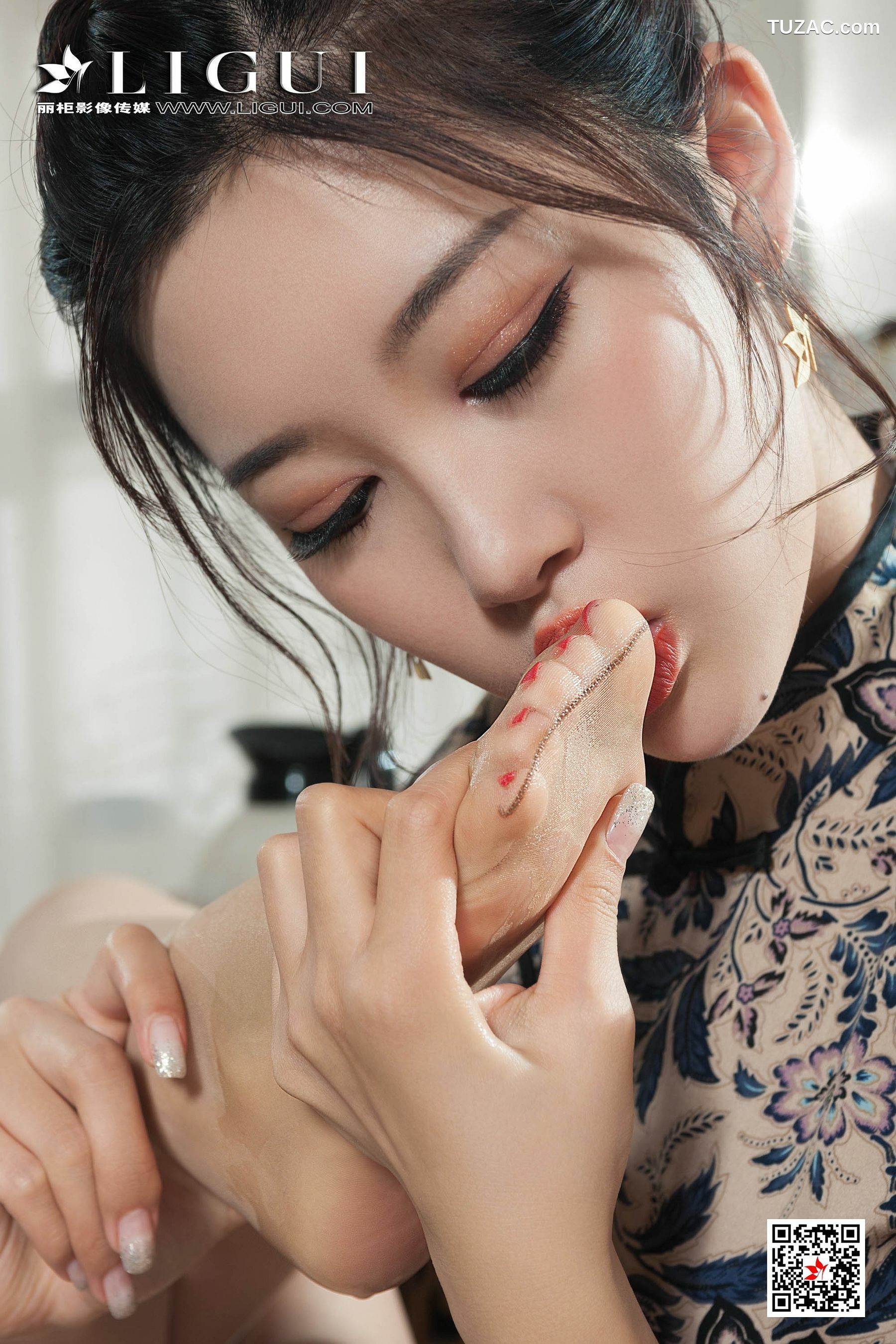 丽柜_腿模筱筱《旗袍茶足》 网络丽人 [57P]