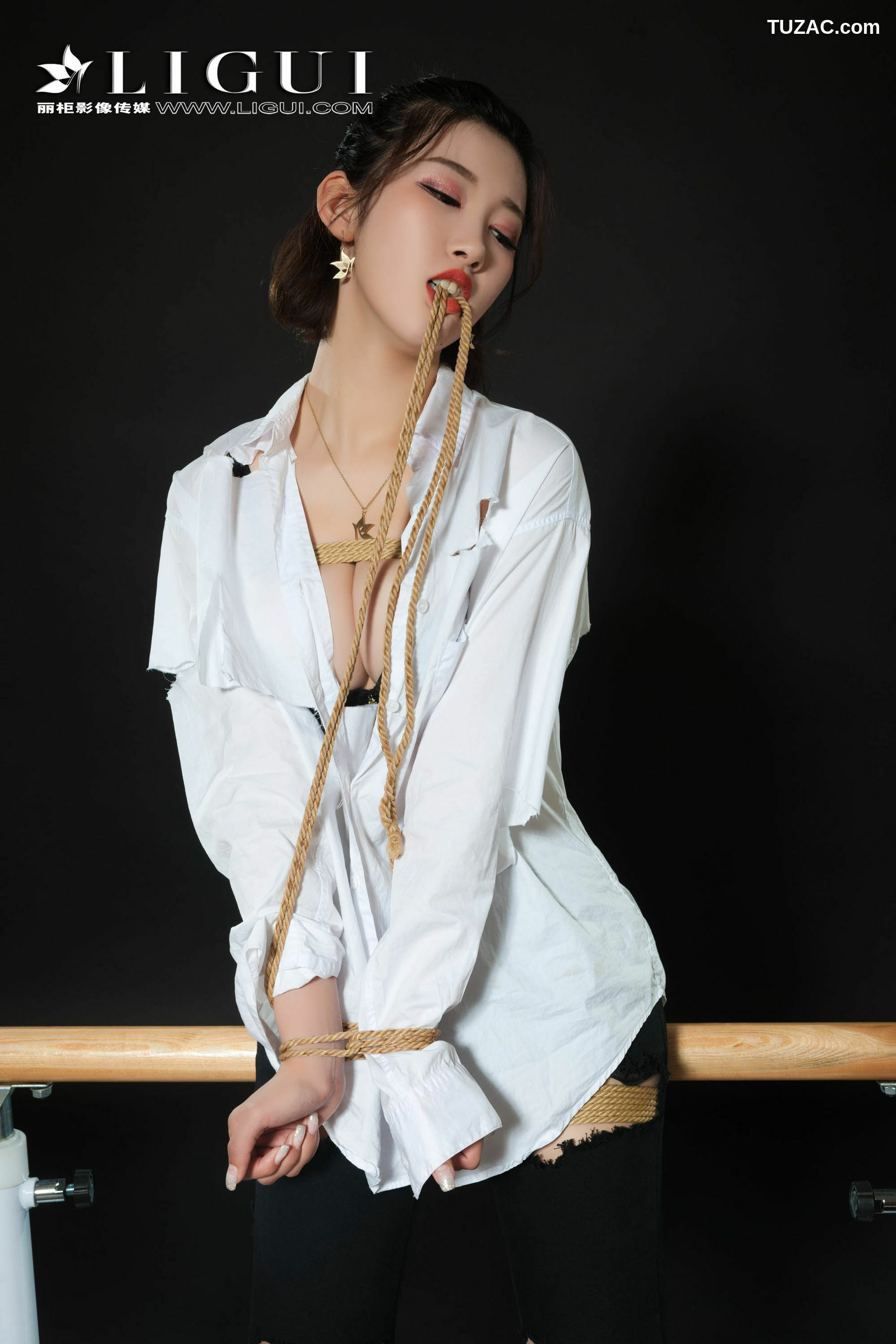 丽柜_腿模筱筱《牛仔紧身裤+白衬衫+美束捆绑》 网络丽人 写真集[92P]