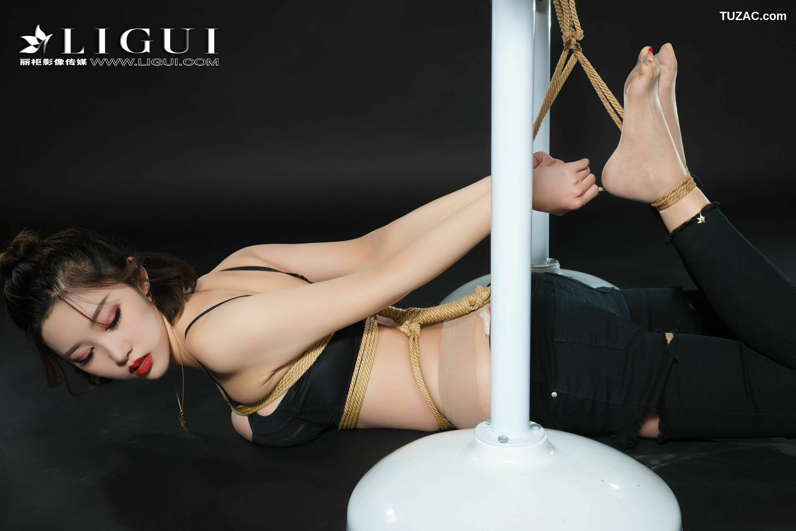 丽柜_腿模筱筱《牛仔紧身裤+白衬衫+美束捆绑》 网络丽人 写真集[92P]