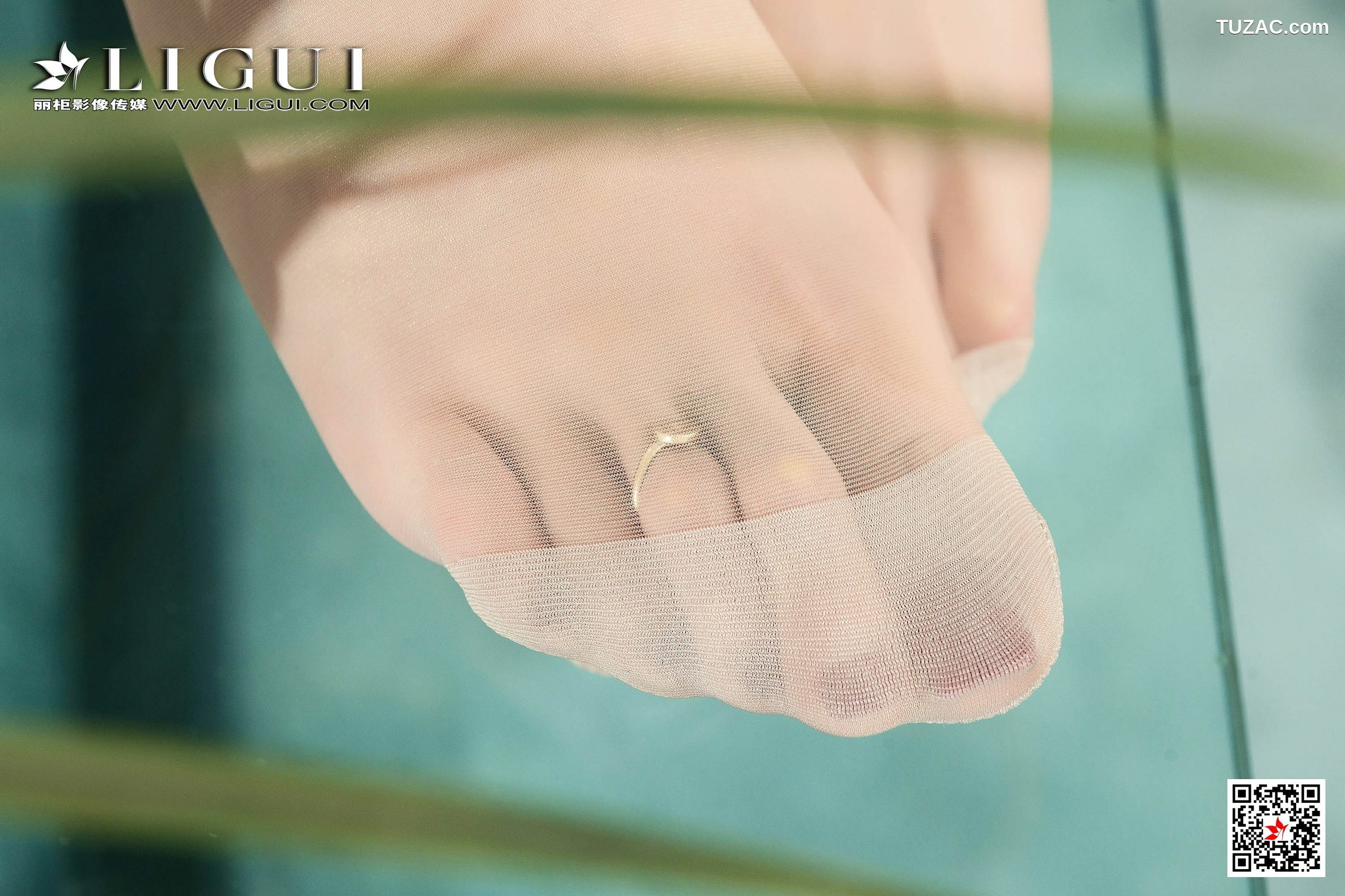 丽柜_腿模若溪《肉丝袜OL丝足》 写真集[89P]