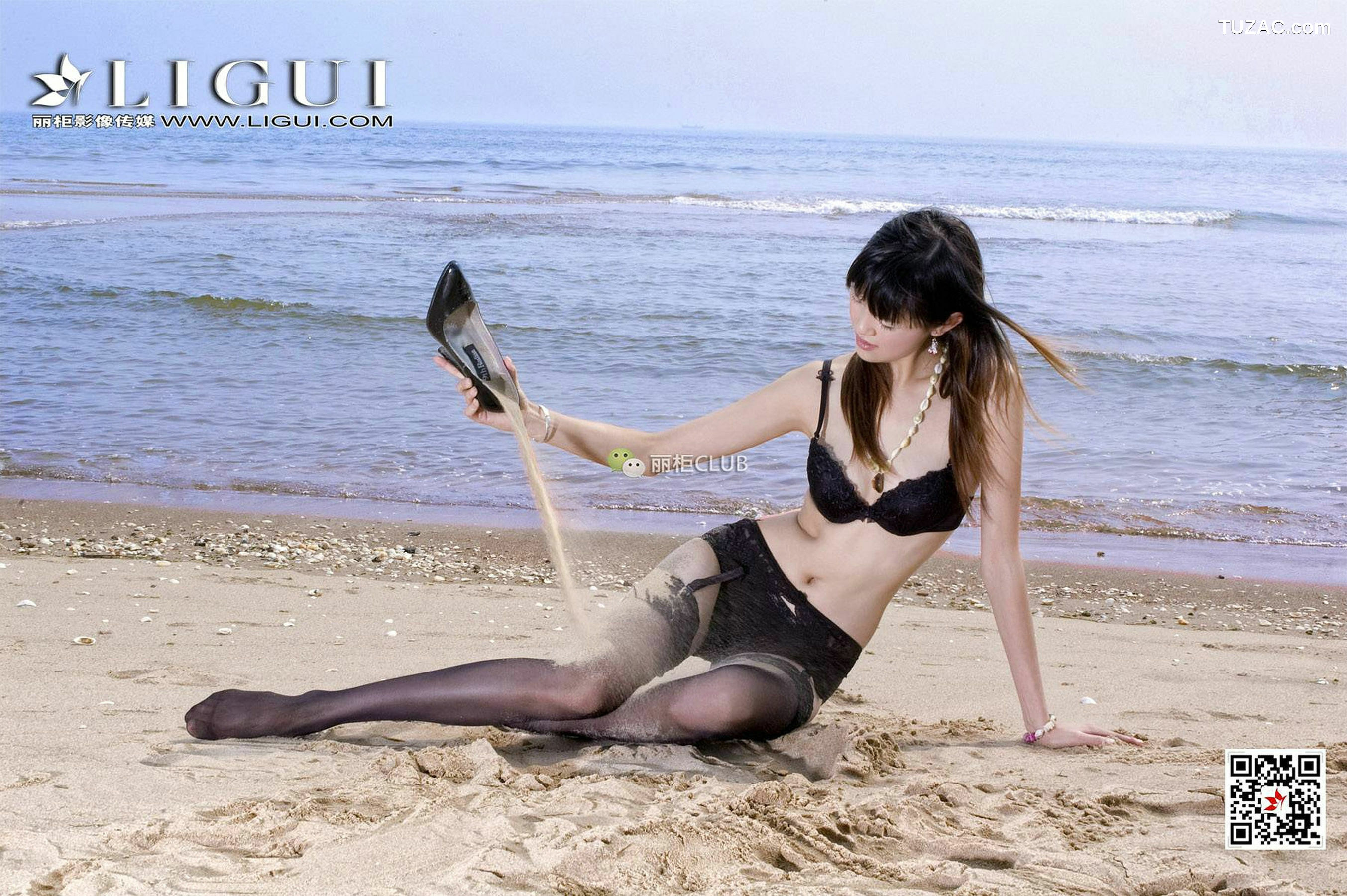 丽柜_腿模菲儿《沙滩黑丝》 写真集[66P]