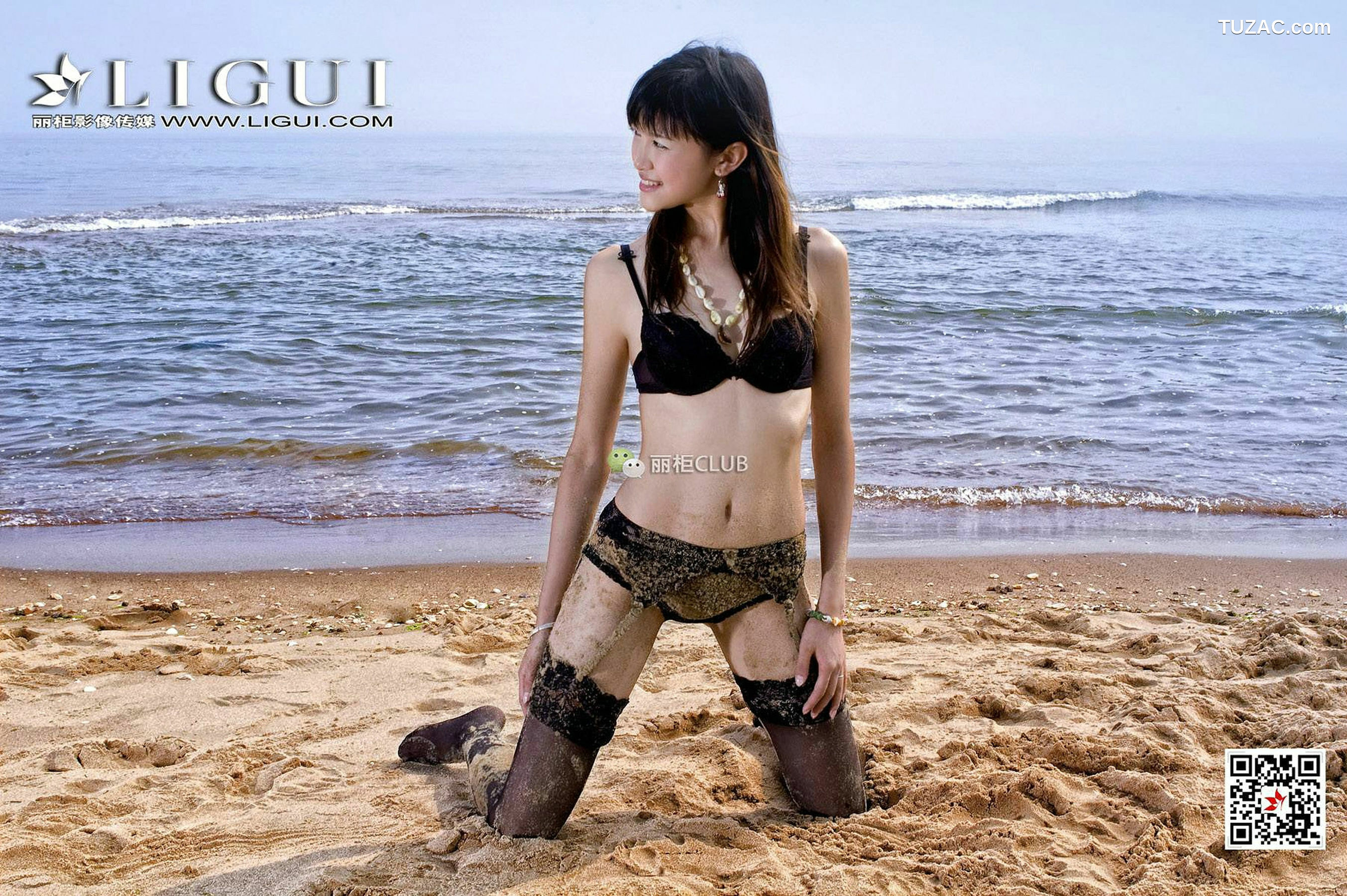 丽柜_腿模菲儿《沙滩黑丝》 写真集[66P]