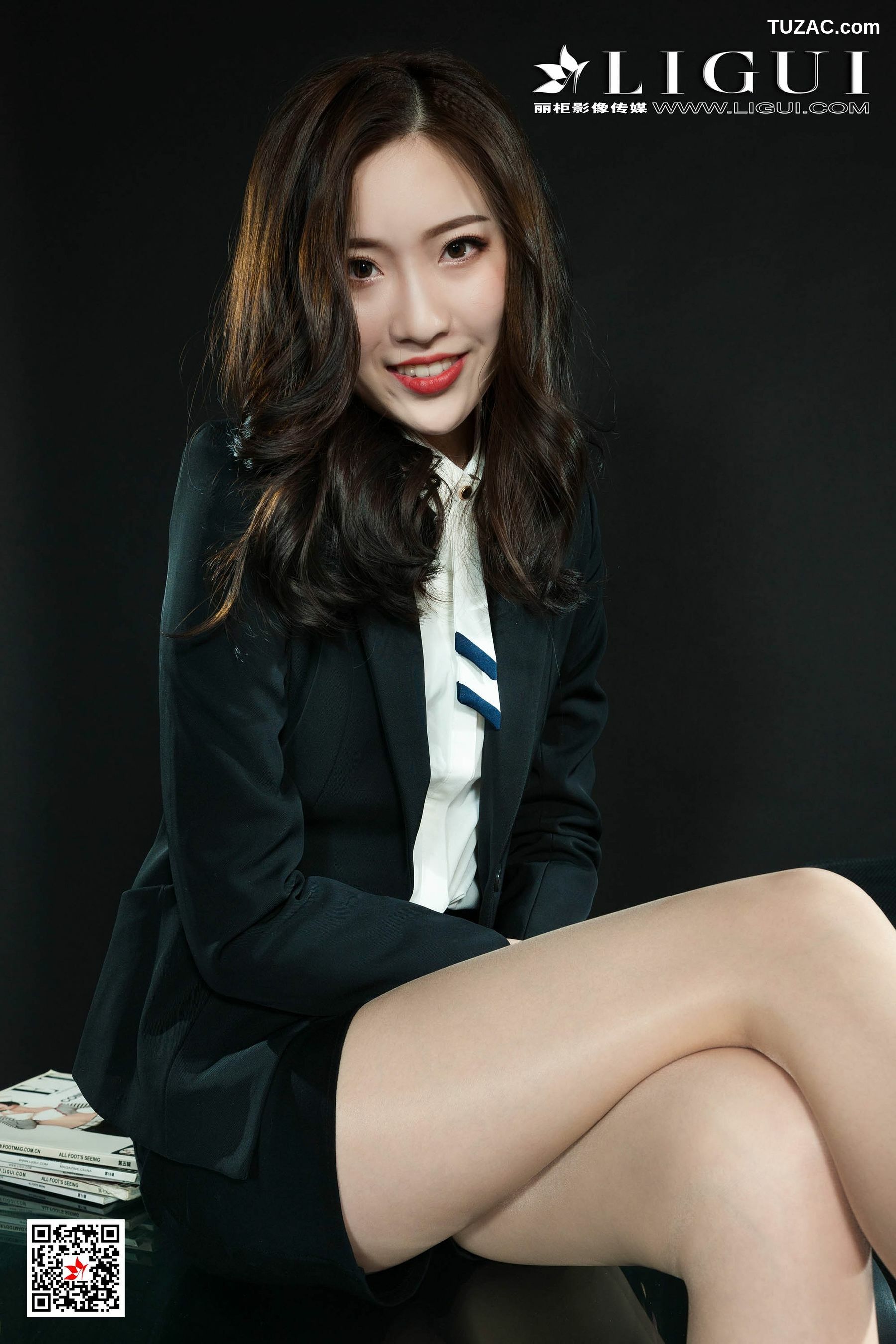 丽柜_腿模阳阳《OL水果丝足》 写真集[73P]