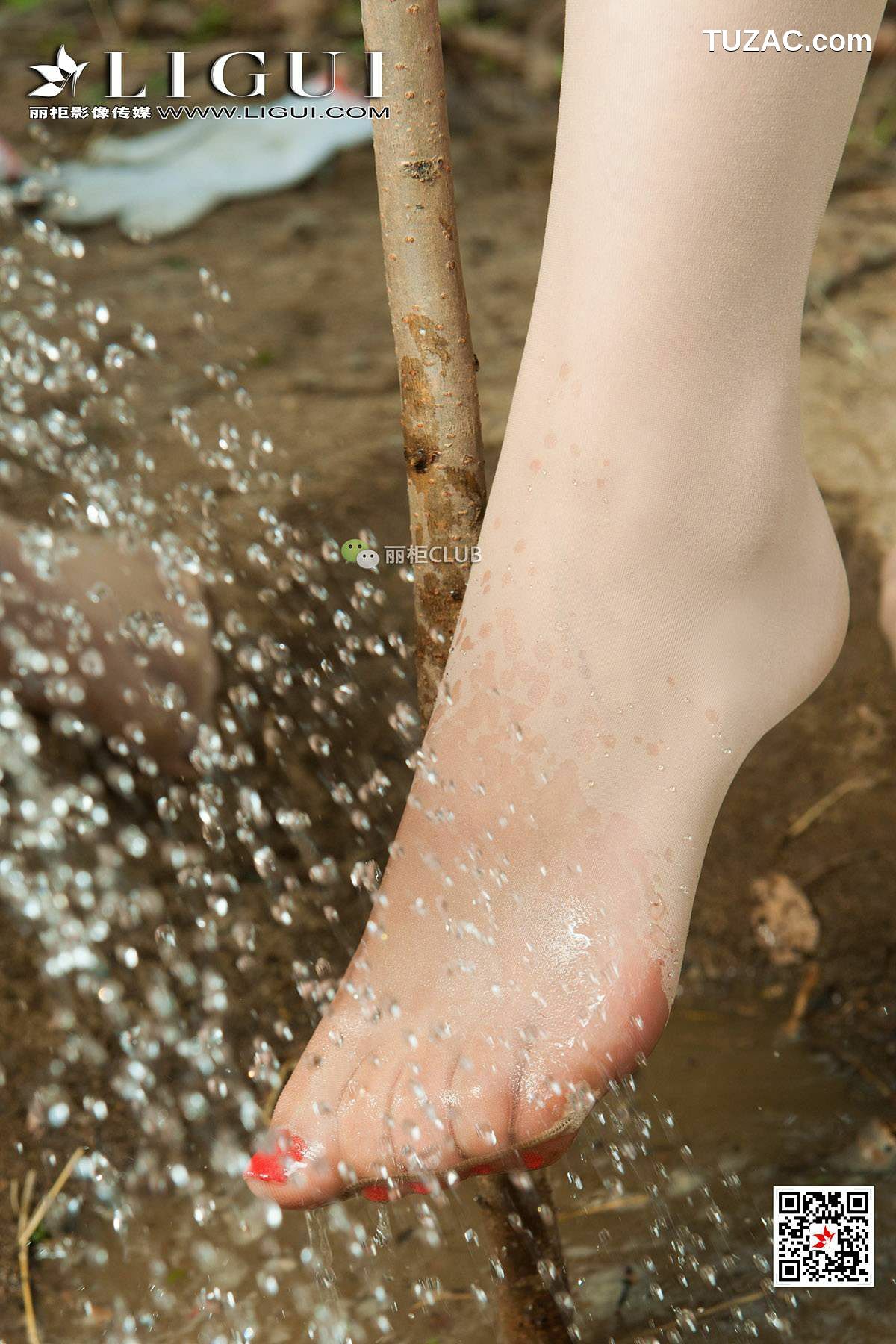 丽柜_腿模雪糕&amp;amp;筱筱《户外丝足》 美腿丝足 写真集[65P]