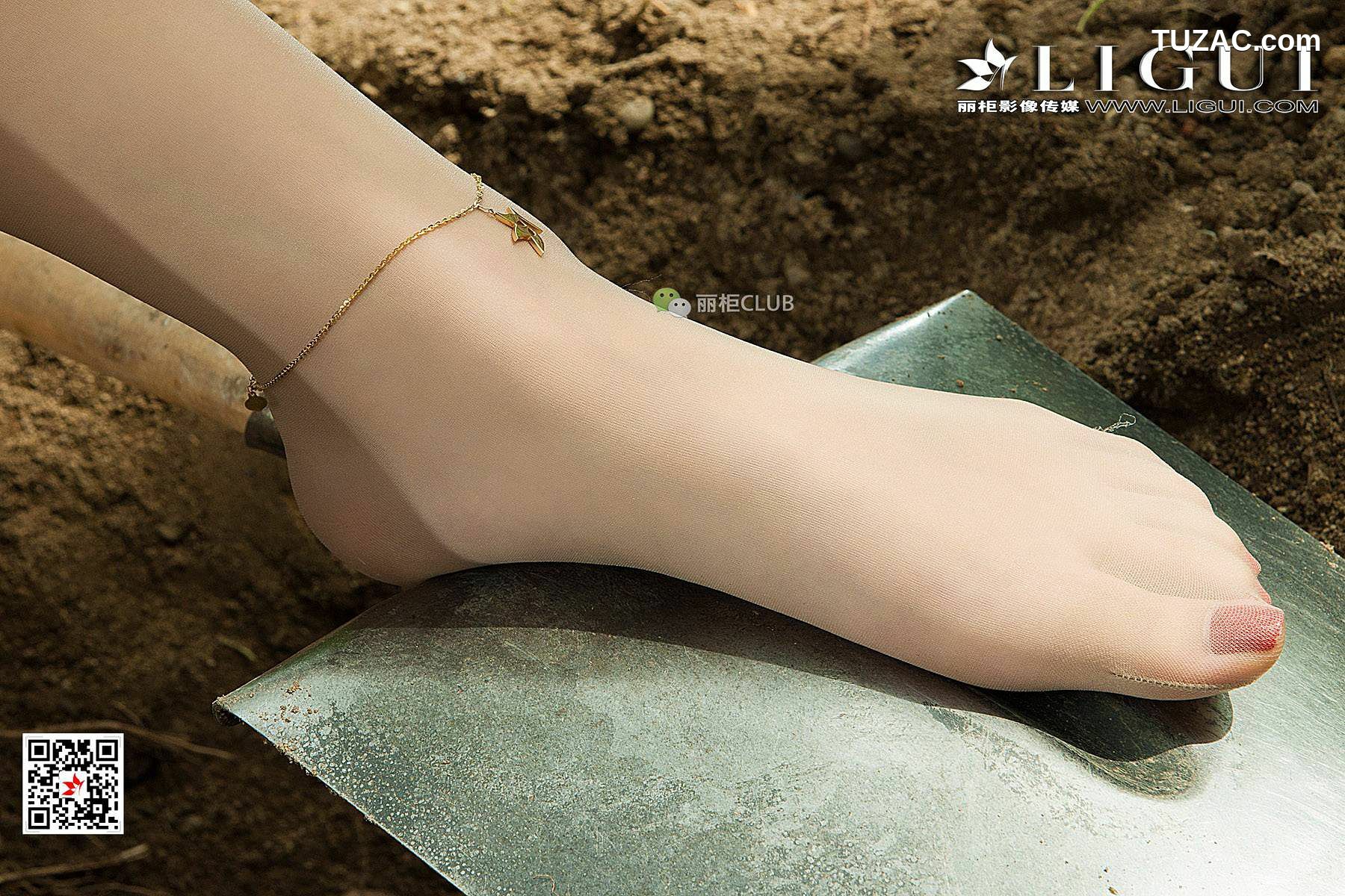 丽柜_腿模雪糕&amp;amp;筱筱《户外丝足》 美腿丝足 写真集[65P]