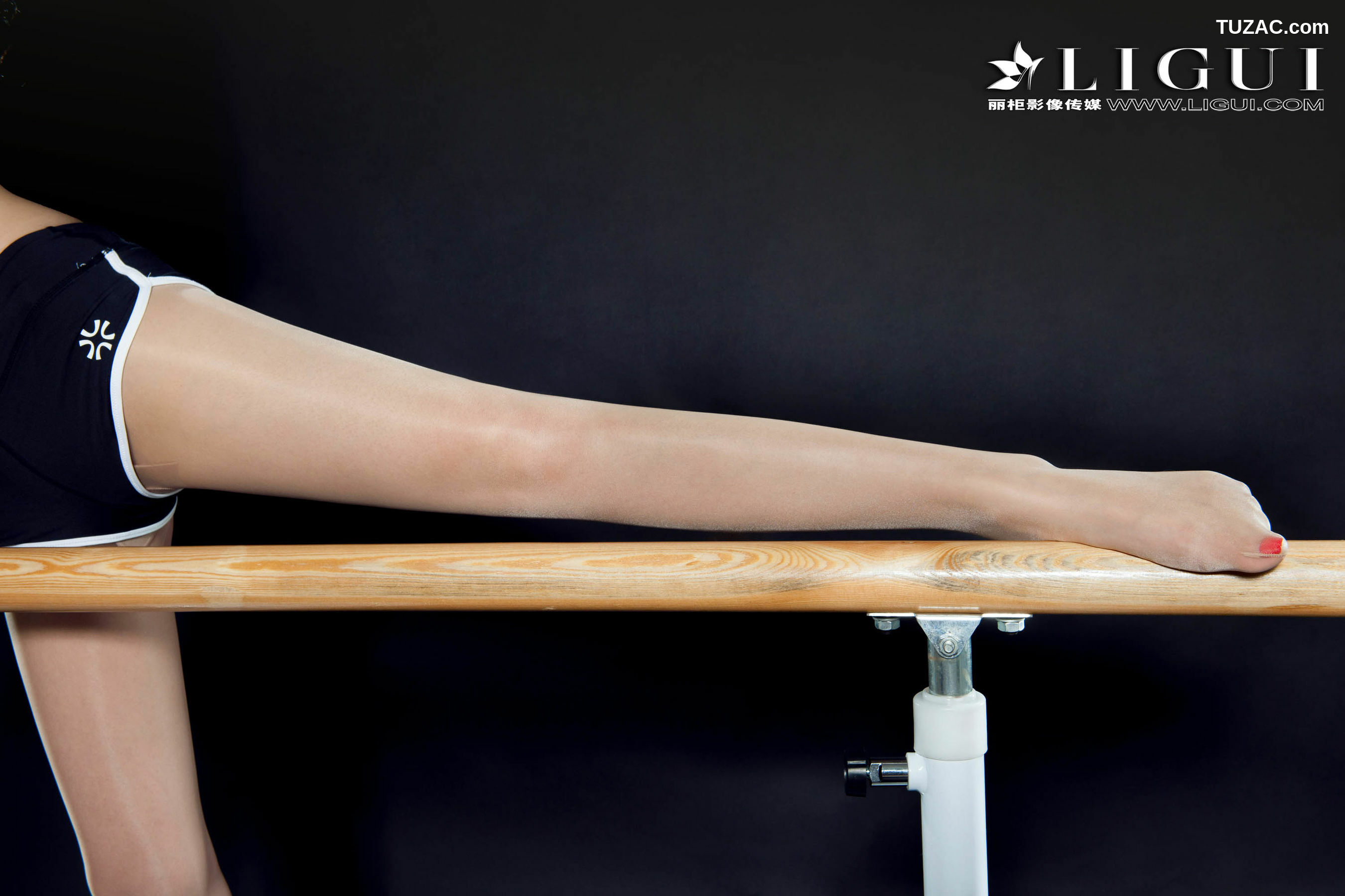 丽柜_腿模雪糕《运动妹子丝足》 写真集[53P]