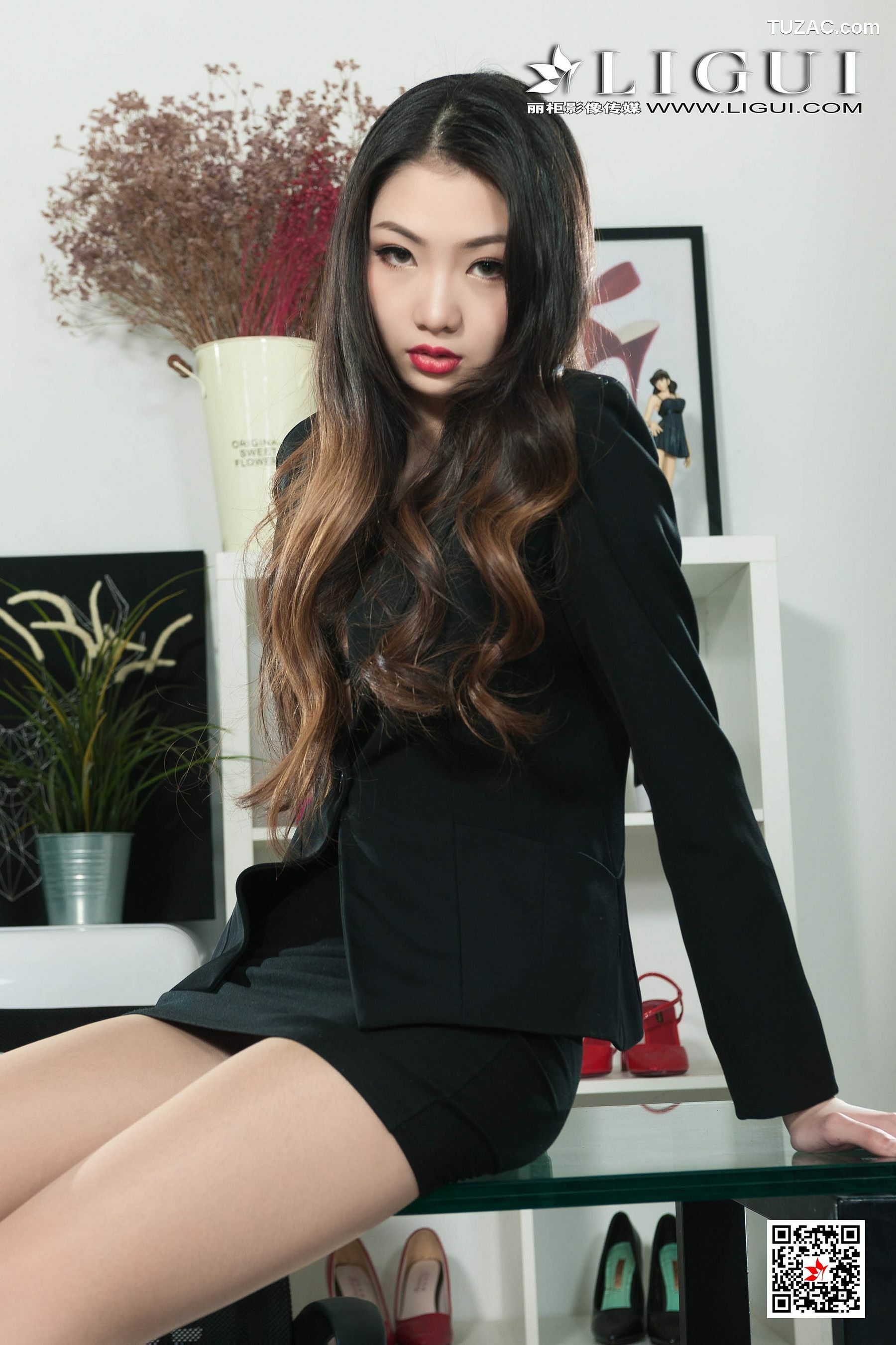 丽柜_腿模鸭鸭《OL美腿丝足》 写真集[63P]