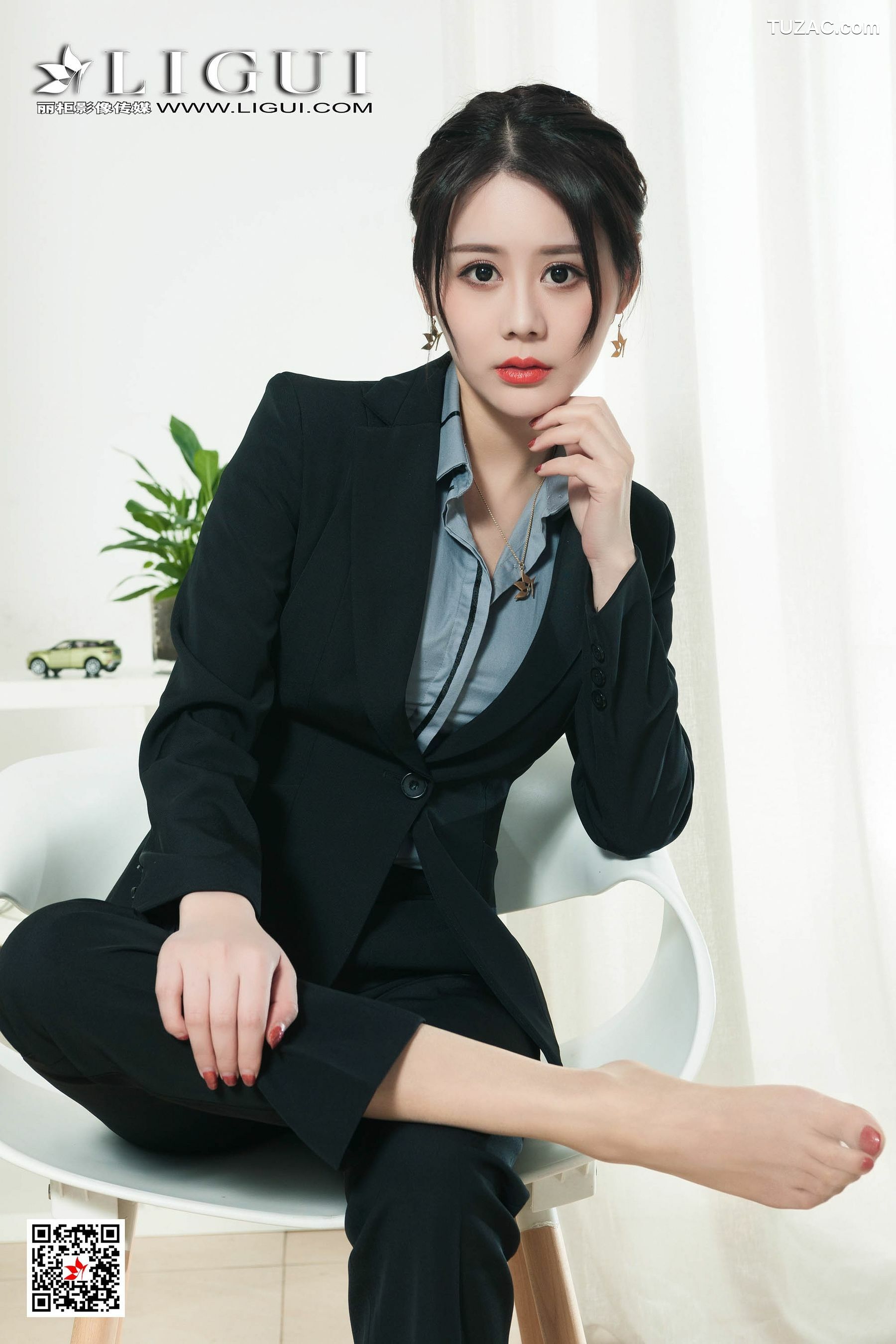 丽柜_苏曼《紧身裤OL女郎》 网络丽人 写真集[62P]