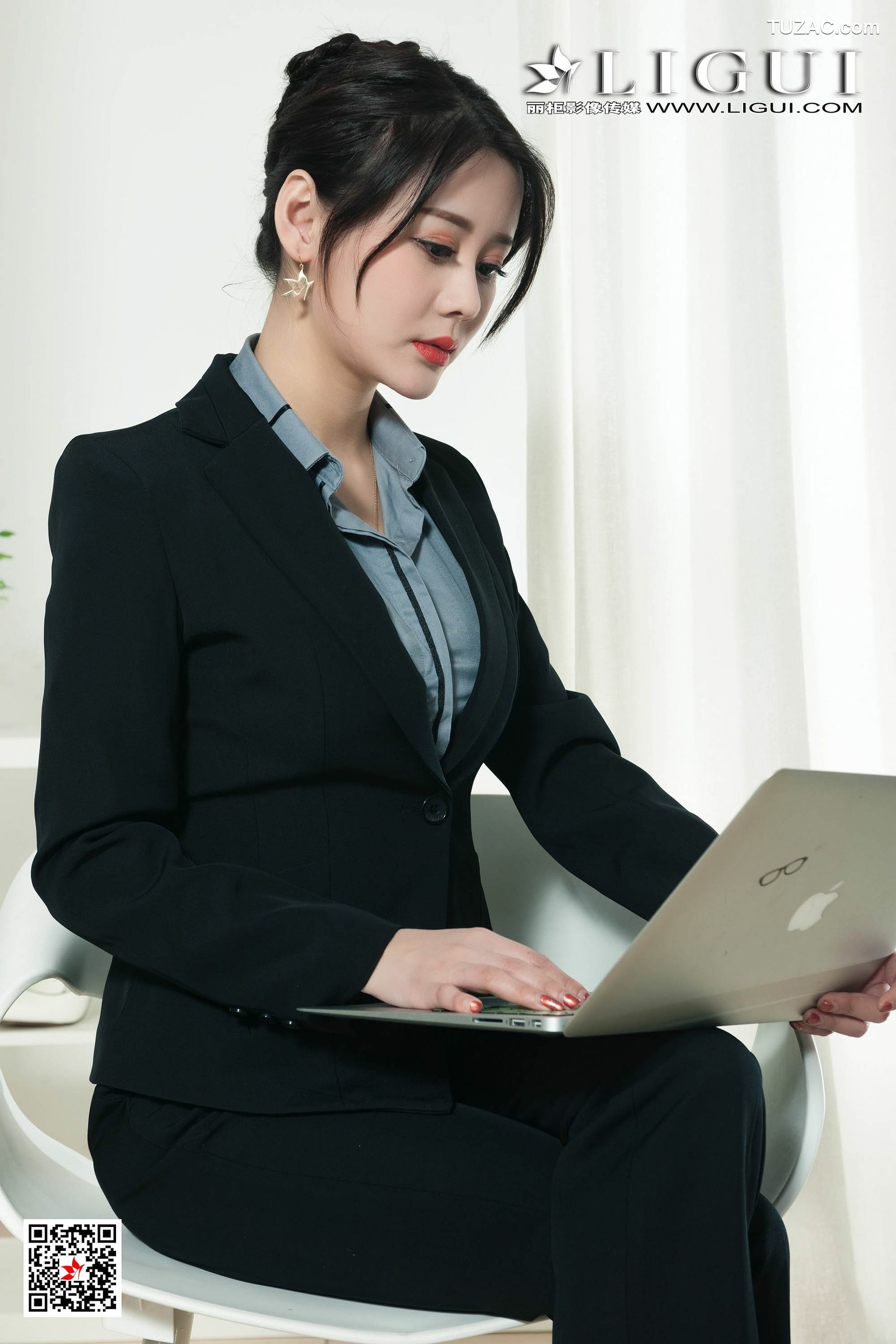 丽柜_苏曼《紧身裤OL女郎》 网络丽人 写真集[62P]