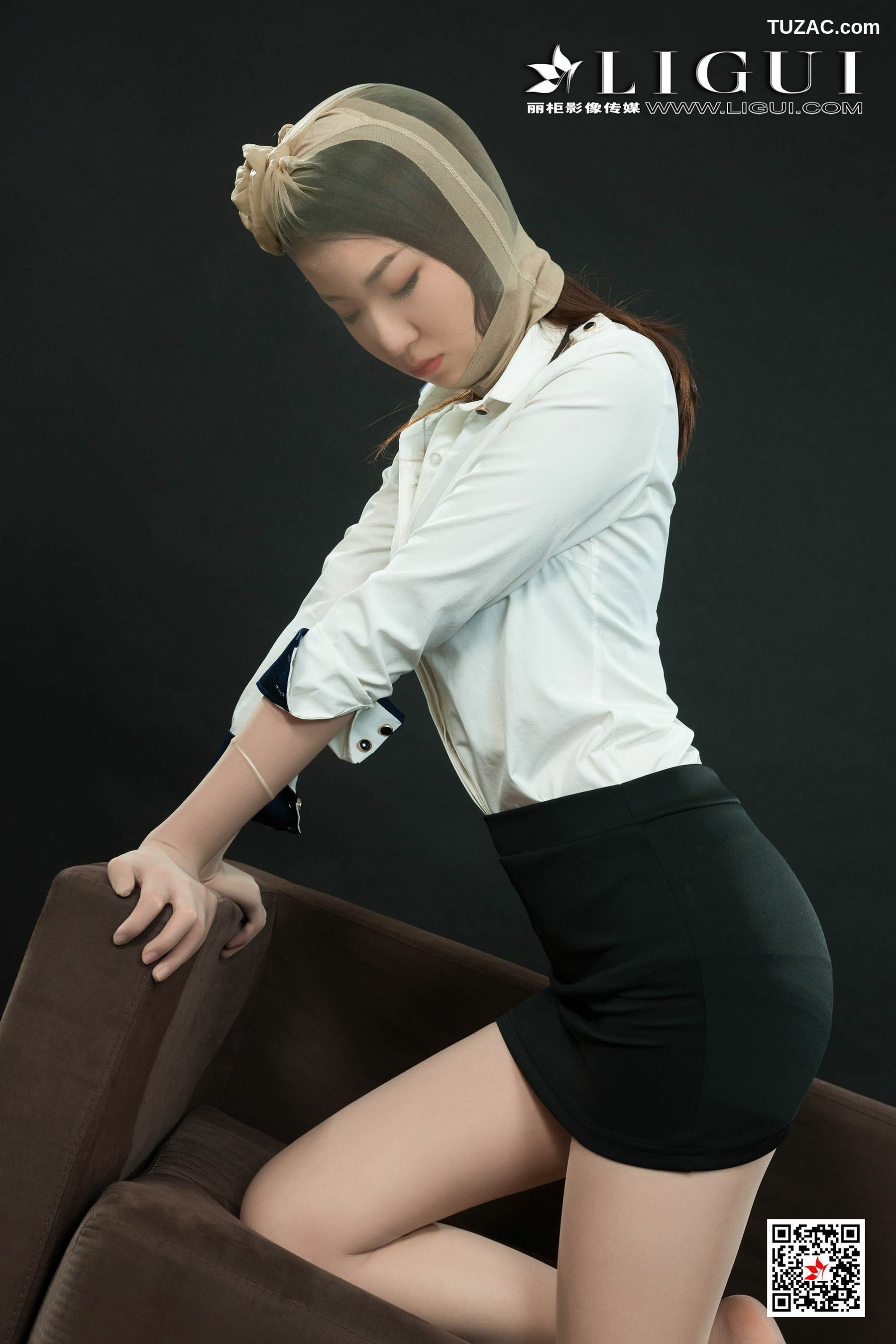 丽柜_虫虫《肉丝袜美束人体》 写真集[77P]