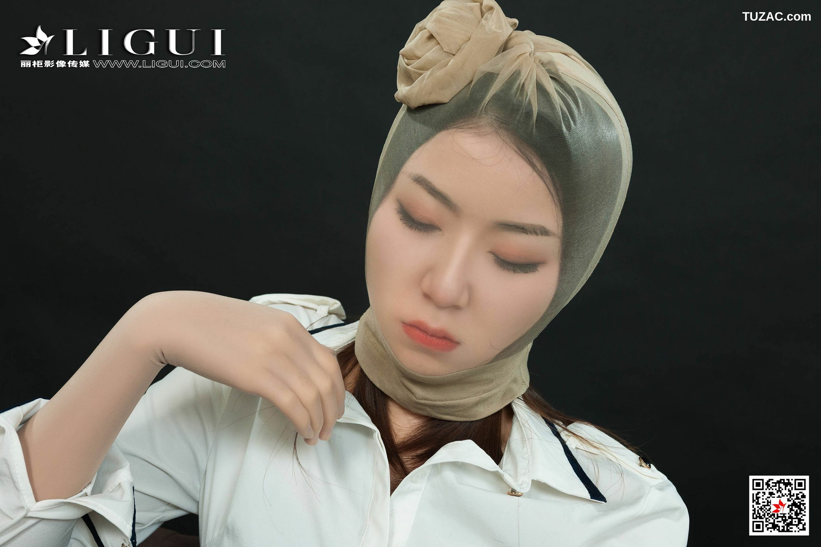 丽柜_虫虫《肉丝袜美束人体》 写真集[77P]