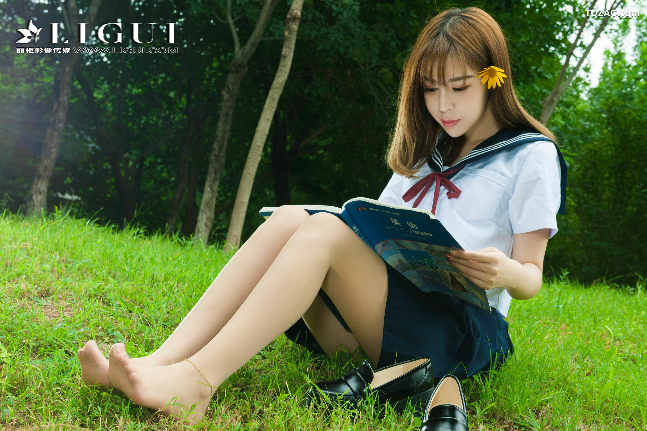 丽柜_足模Vicky《校花玉足》 写真集[73P]