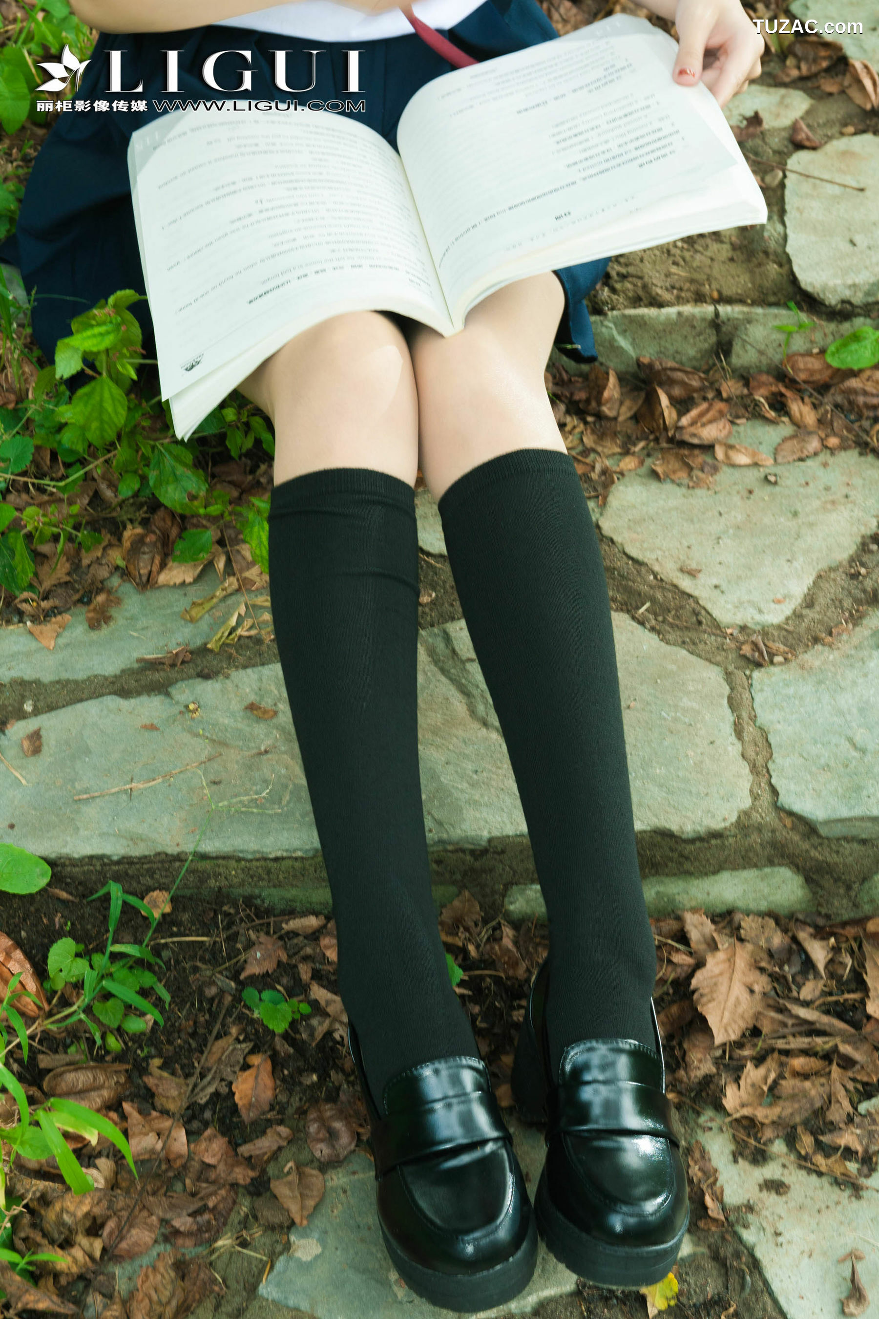 丽柜_足模Vicky《校花玉足》 写真集[73P]