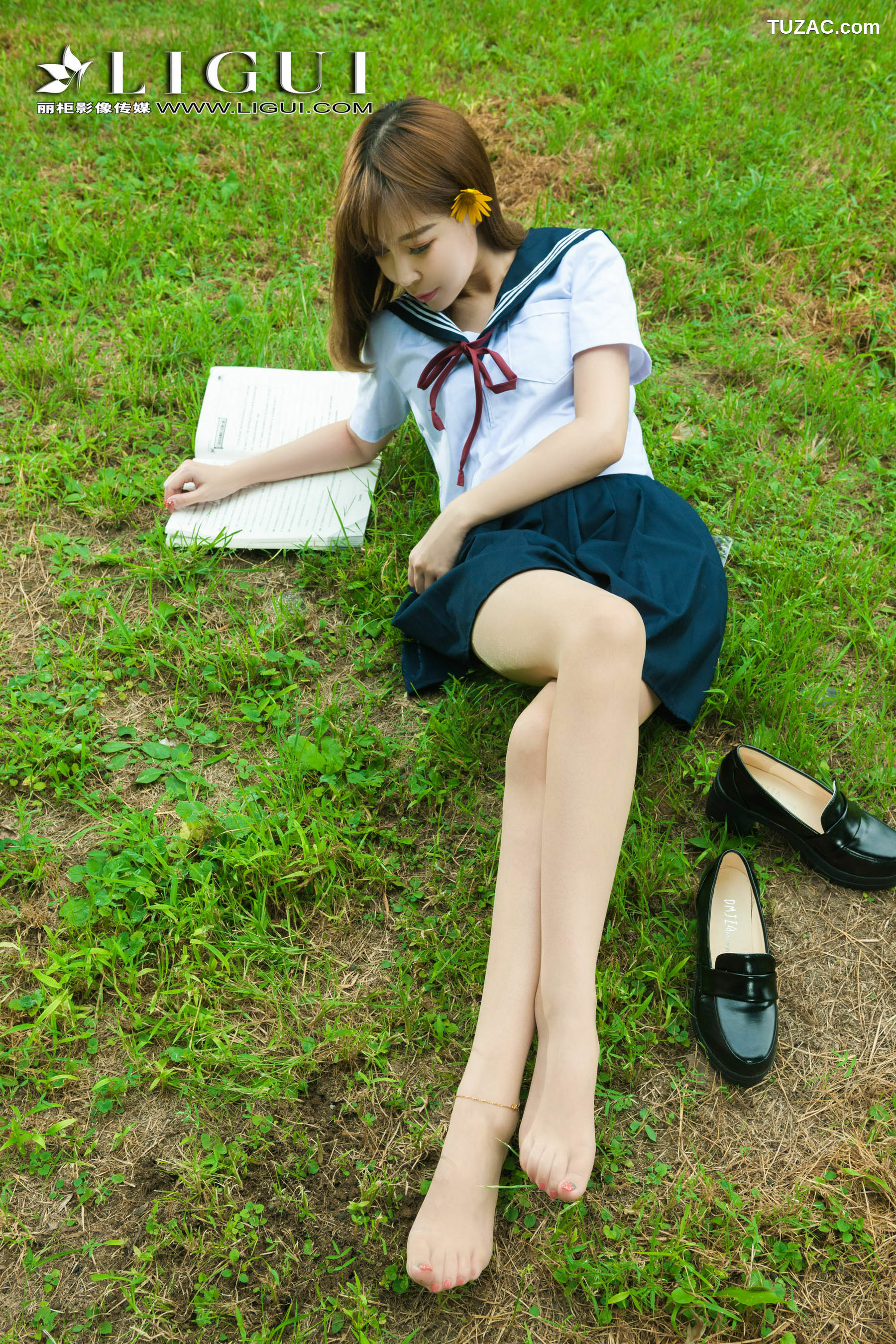 丽柜_足模Vicky《校花玉足》 写真集[73P]