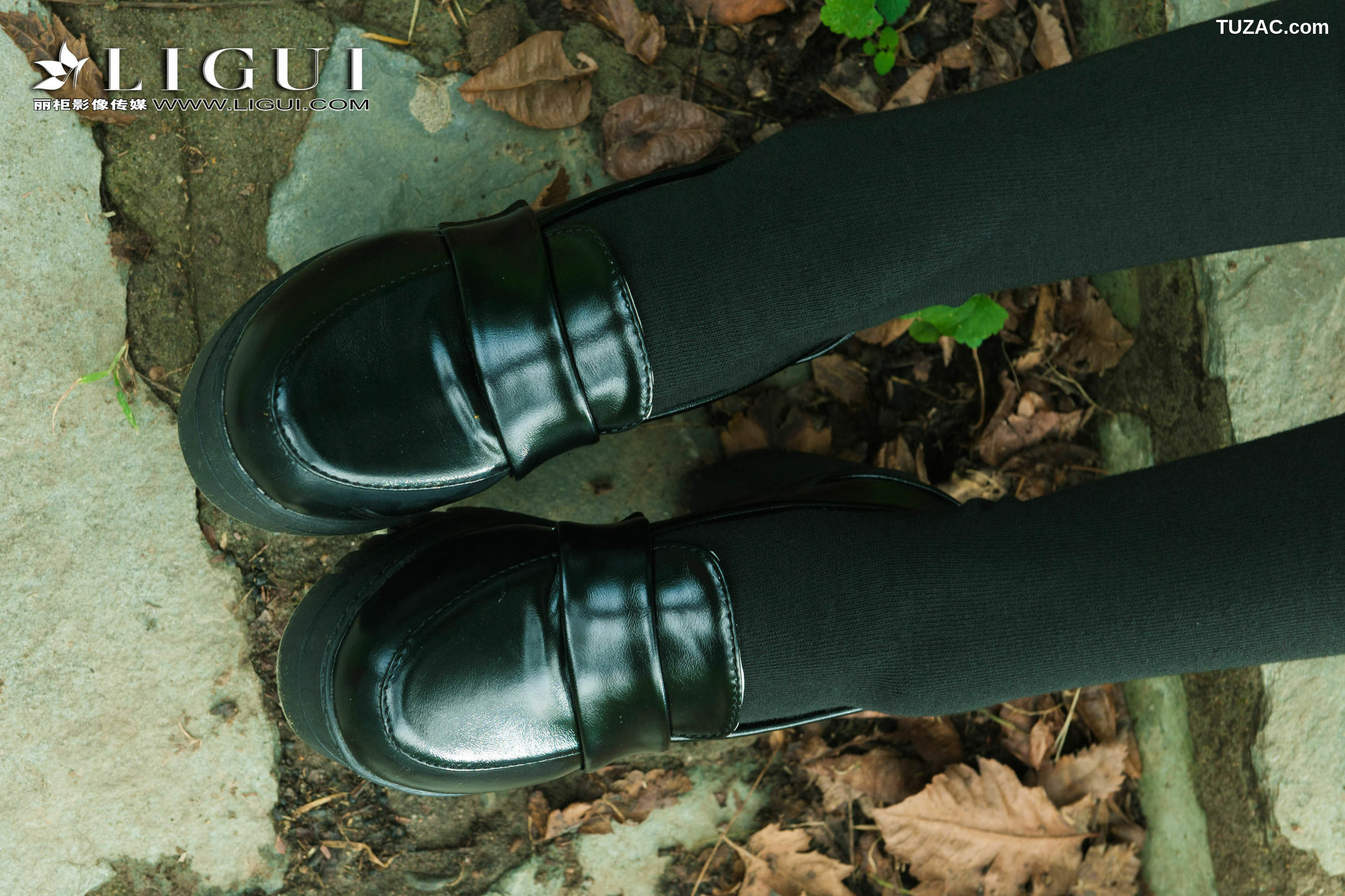 丽柜_足模Vicky《校花玉足》 写真集[73P]