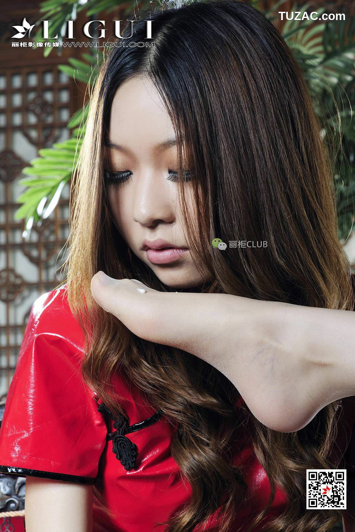 丽柜_足模文欣&amp;amp;Vicky《丝足癖》 美腿丝足 写真集[82P]