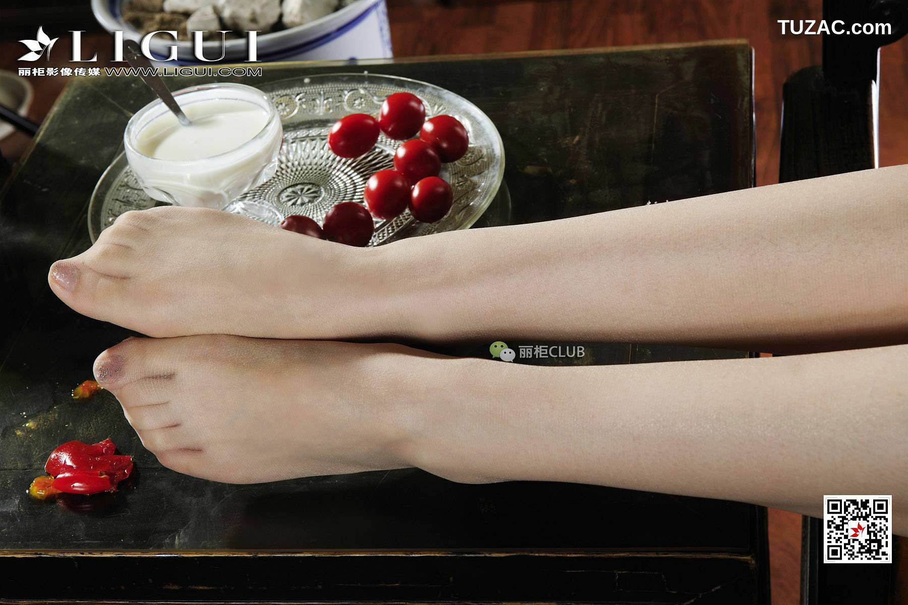 丽柜_足模文欣&amp;amp;Vicky《丝足癖》 美腿丝足 写真集[82P]