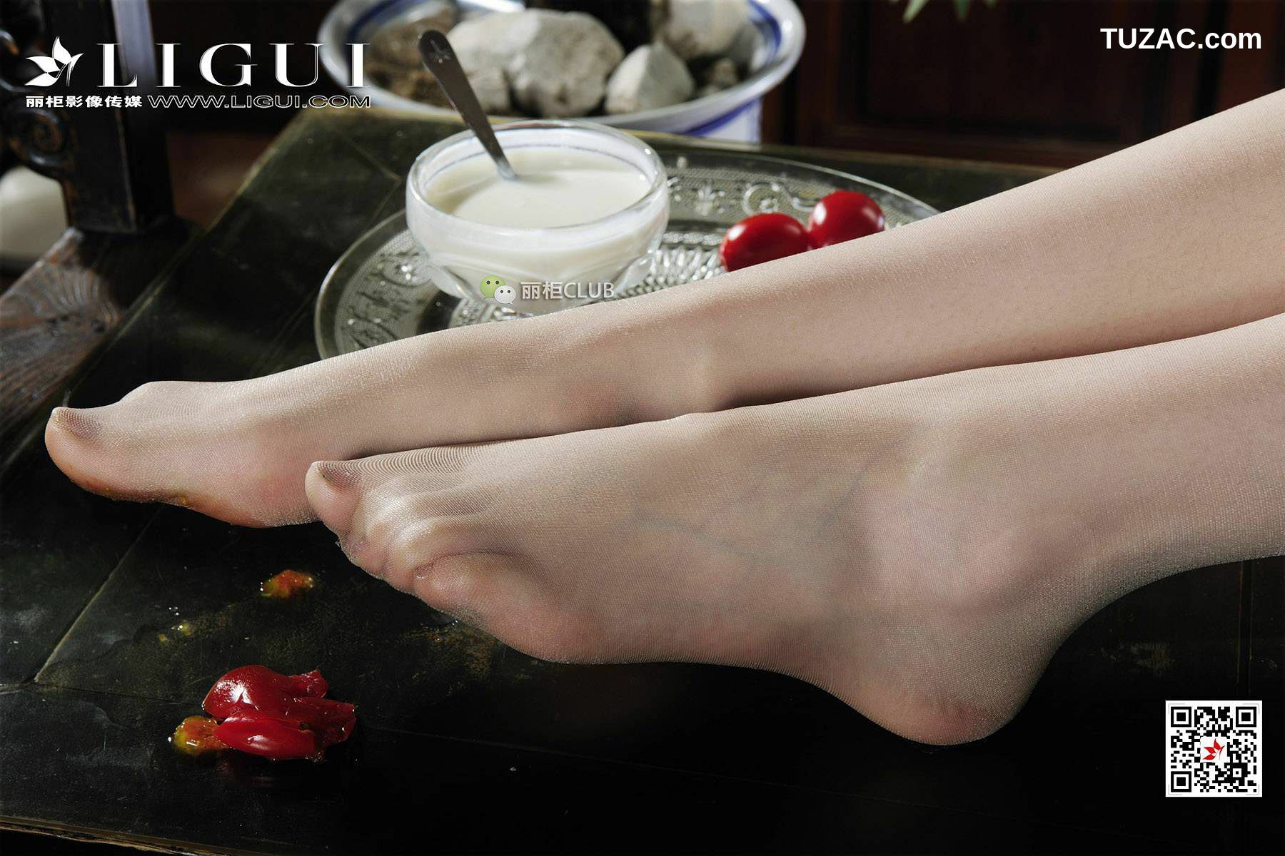 丽柜_足模文欣&amp;amp;Vicky《丝足癖》 美腿丝足 写真集[82P]