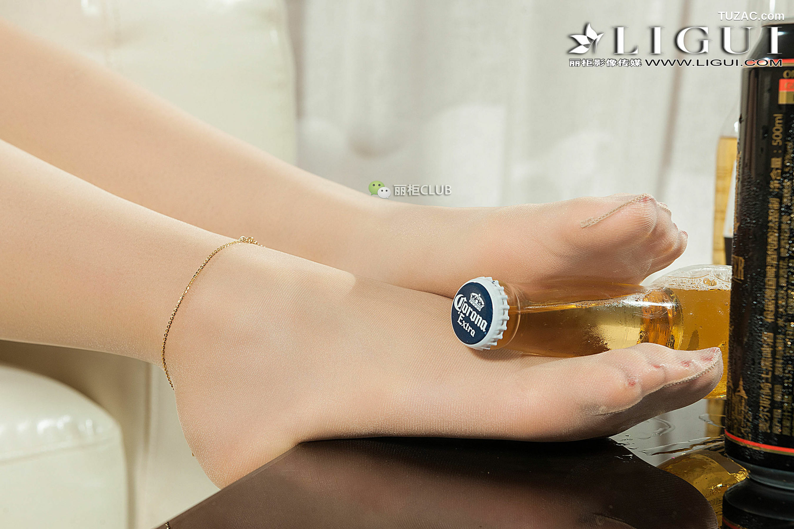 丽柜_足模王炜炜《肉丝袜美足》 美腿丝足写真集[61P]