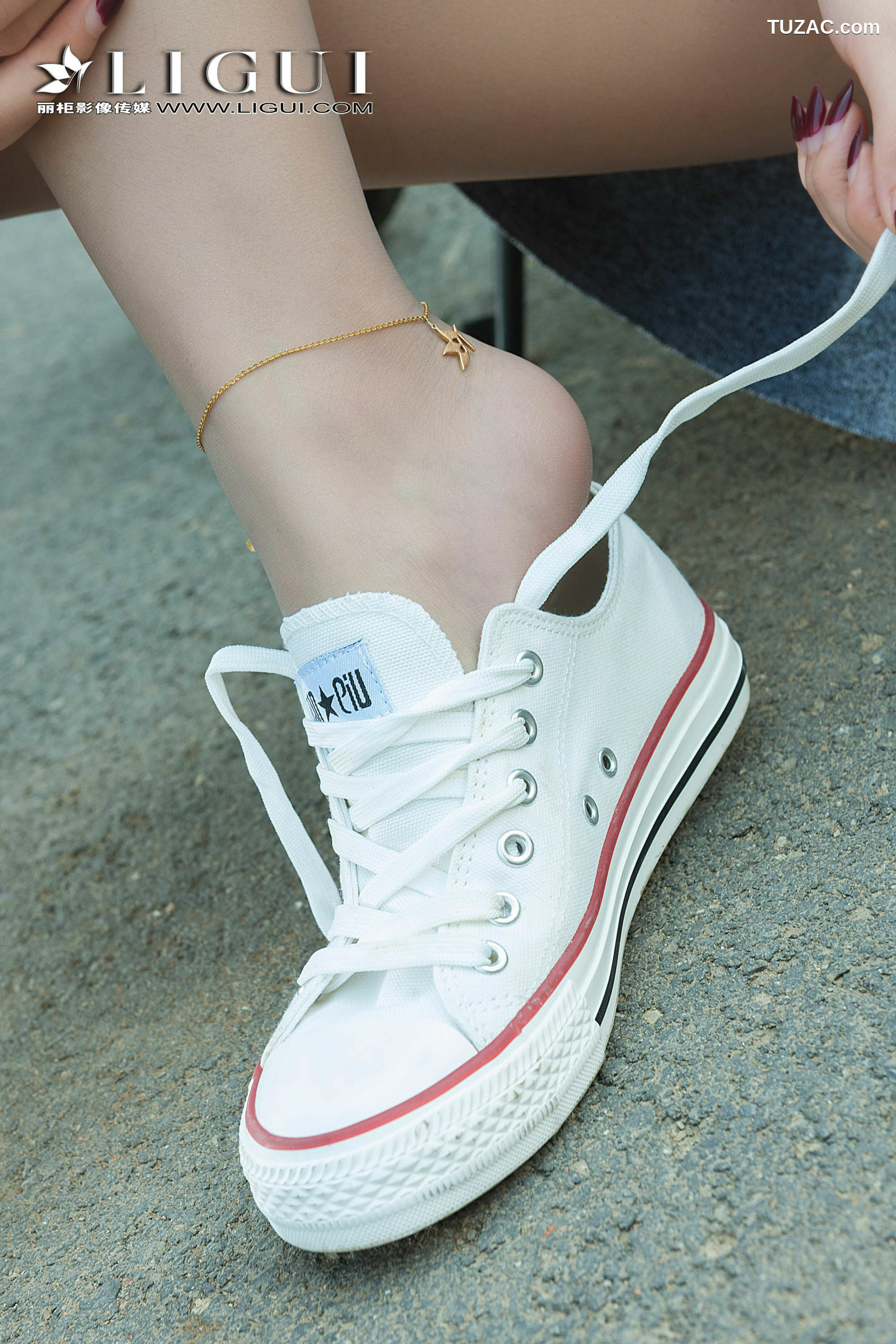 丽柜_雪糕《连衣裙+运动鞋美腿丝足》 写真集[53P]