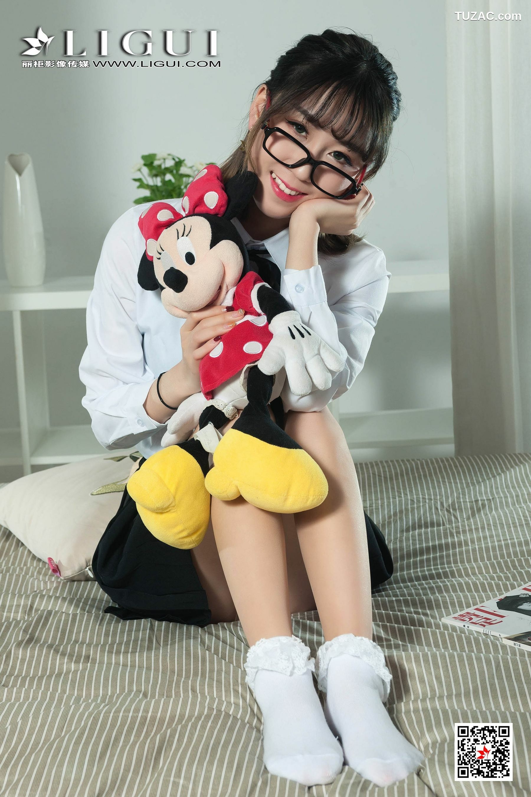 丽柜_鱼妹《短筒袜玉足》 网络丽人 写真集[90P]