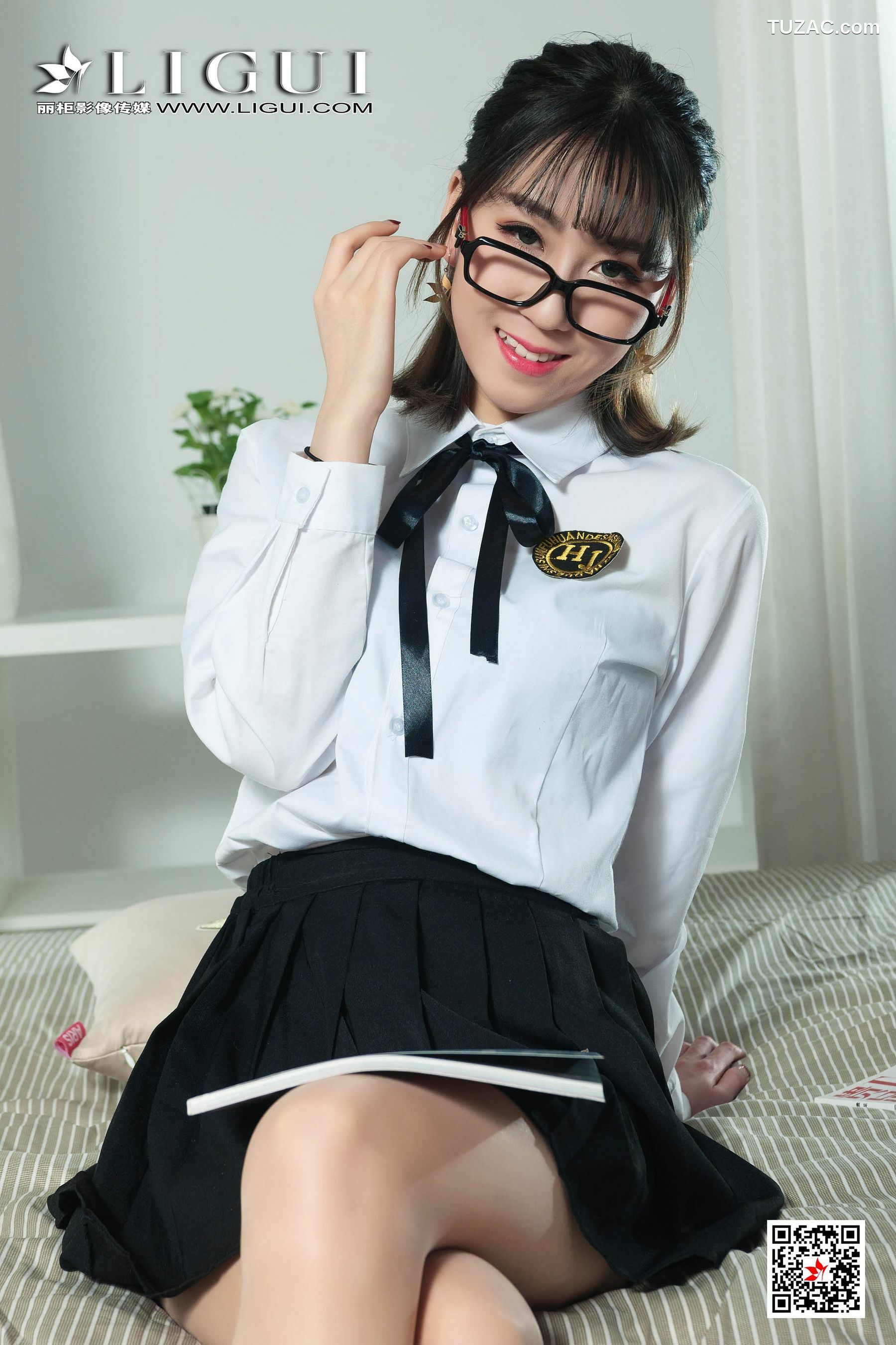 丽柜_鱼妹《短筒袜玉足》 网络丽人 写真集[90P]