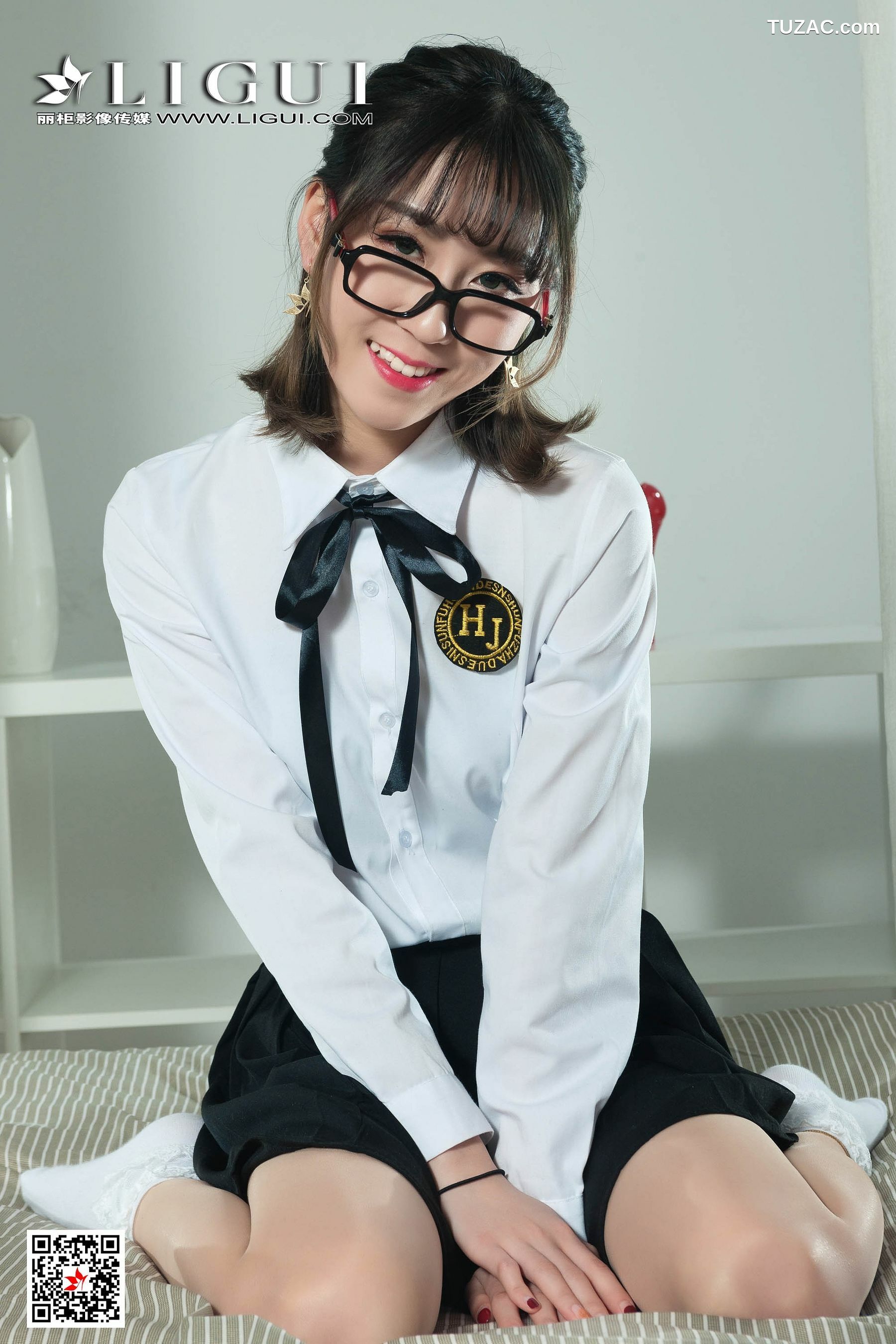 丽柜_鱼妹《短筒袜玉足》 网络丽人 写真集[90P]