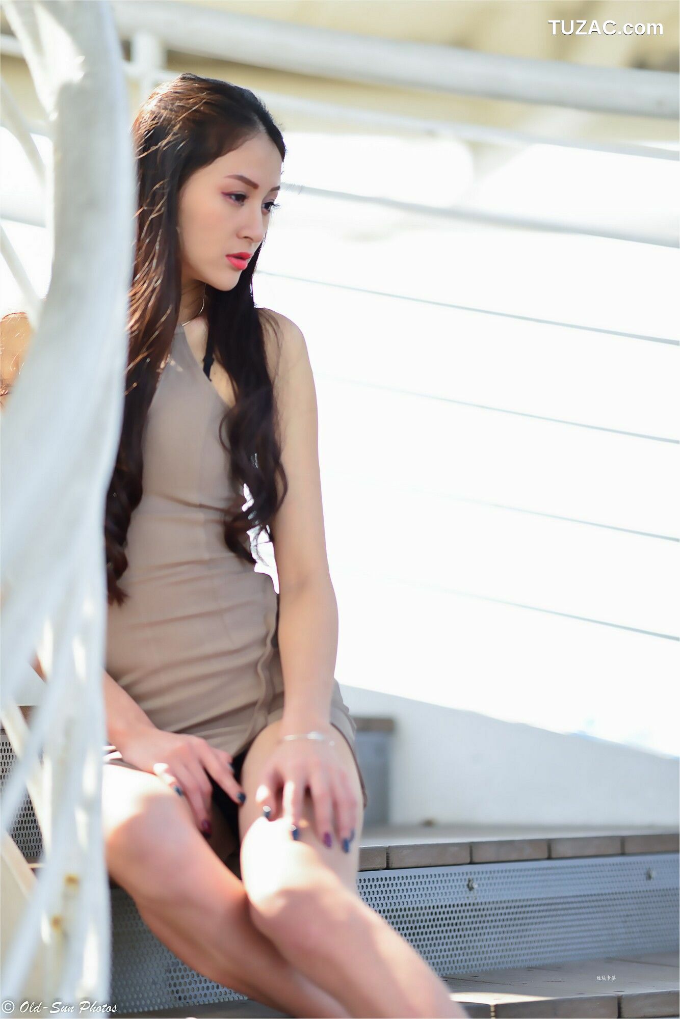 台湾正妹_ 176公分高挑嫩模@Lola雪岑 - 展覽館旁 写真集[122P]