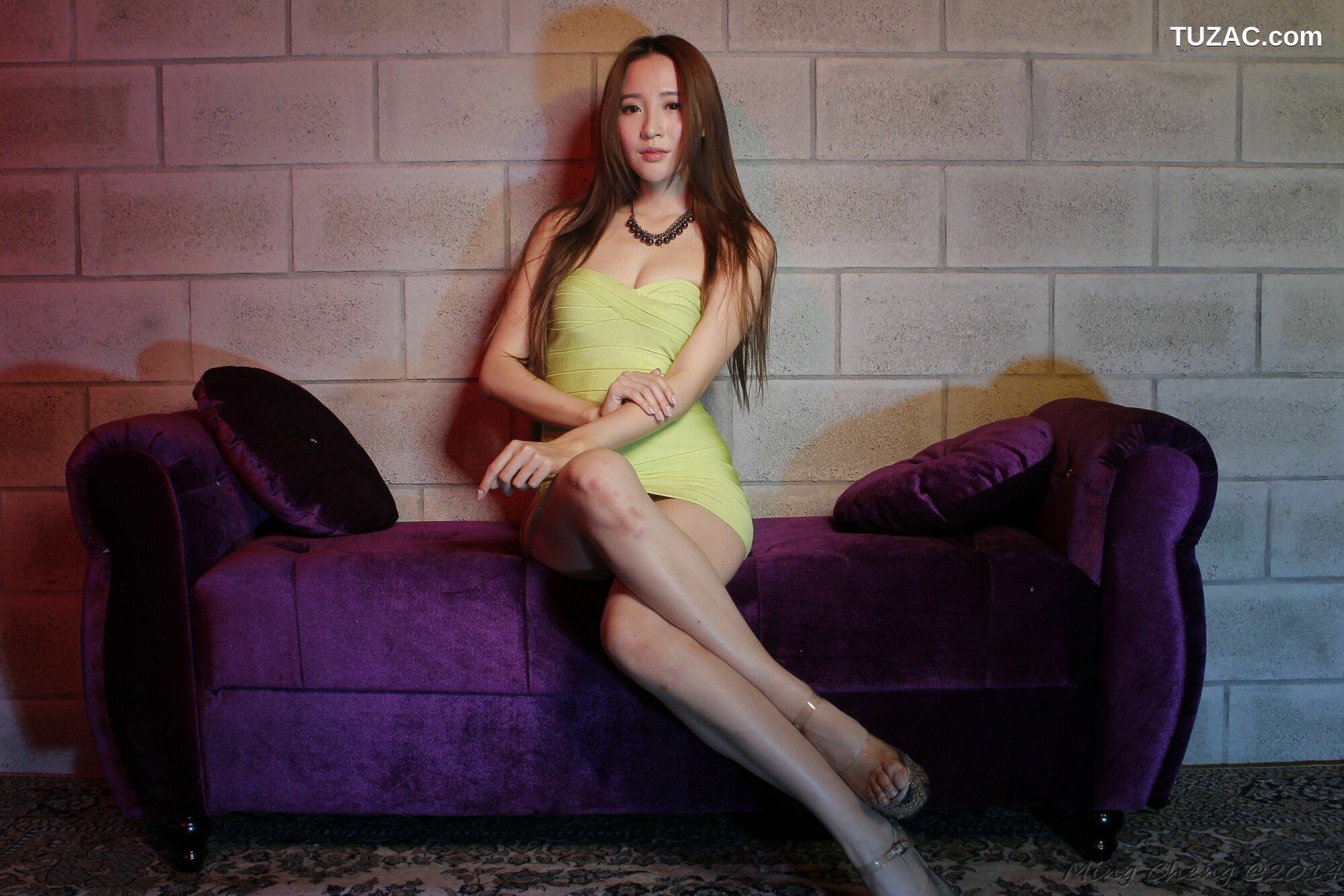 台湾正妹_ Anber小安柏 性感美腿時裝棚拍 (三套服装） 写真集[82P]