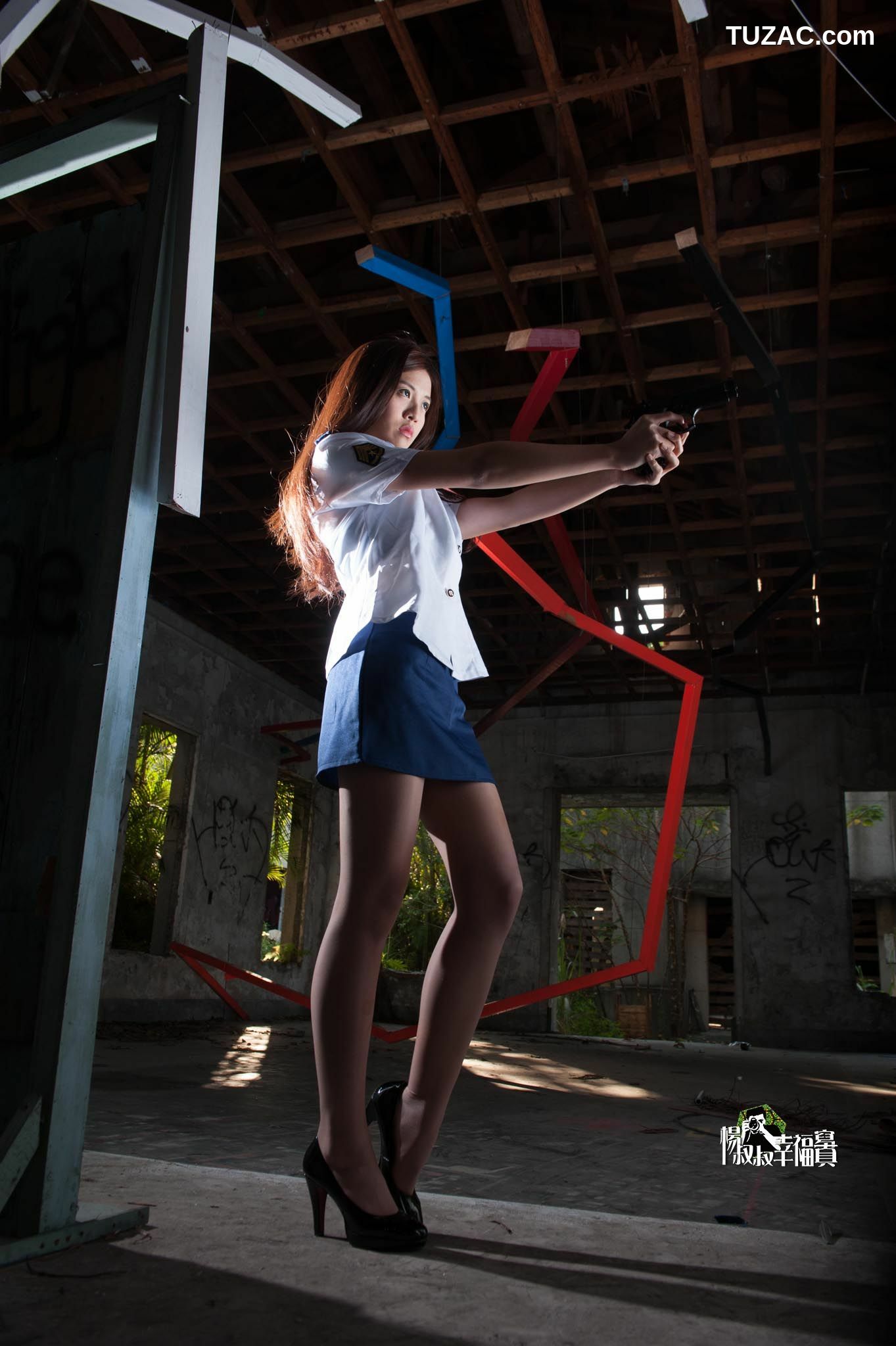 台湾正妹_ Anna《双模女警+女警制服系列》 写真集[61P]