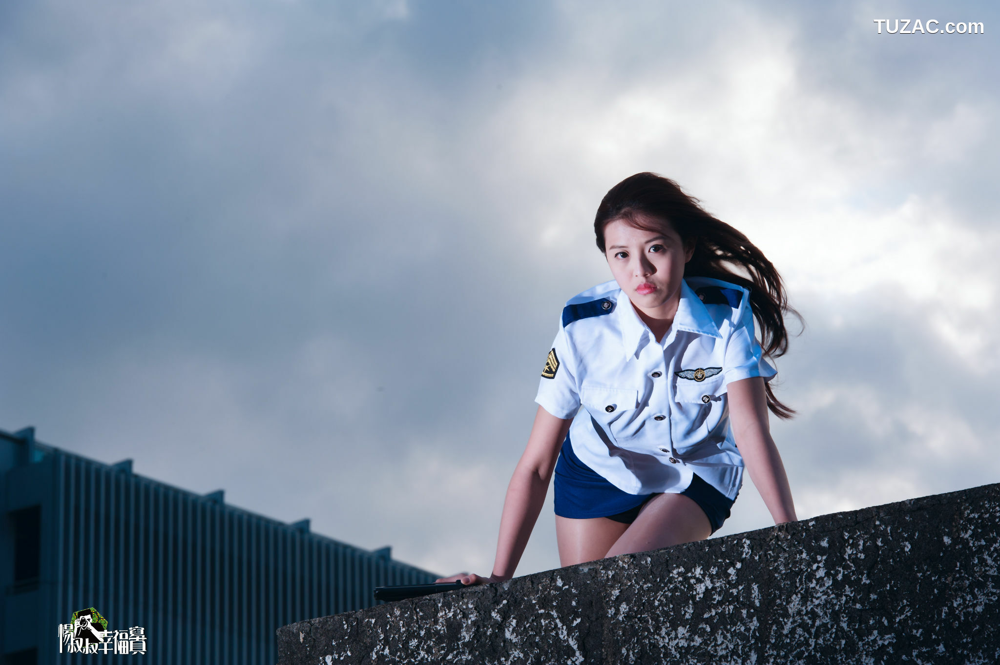 台湾正妹_ Anna《双模女警+女警制服系列》 写真集[61P]