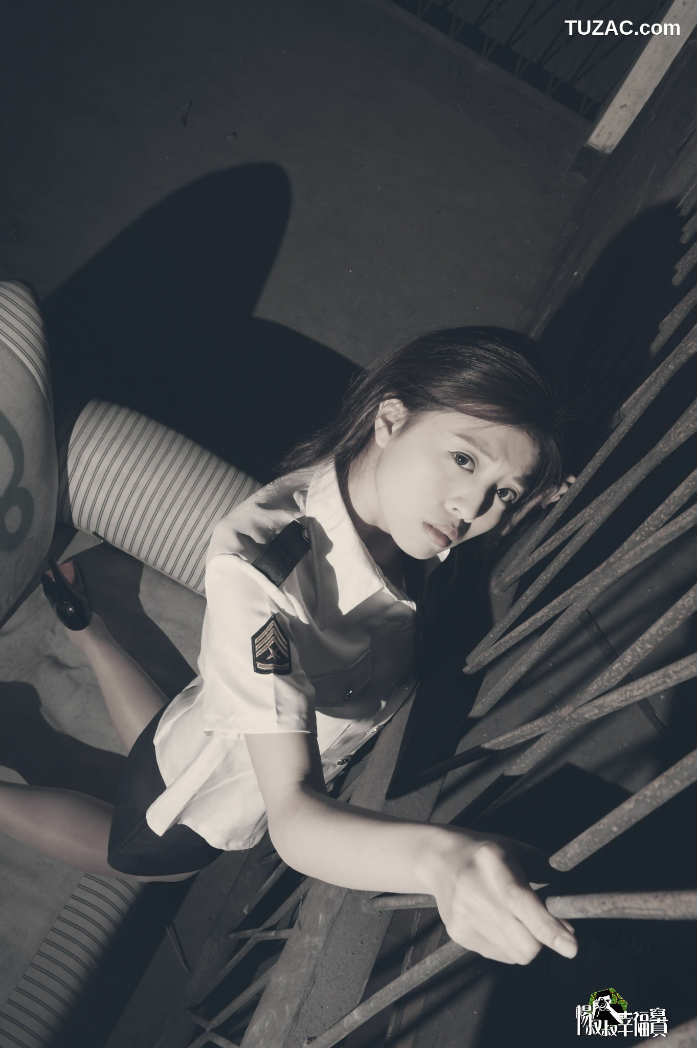 台湾正妹_ Anna《双模女警+女警制服系列》 写真集[61P]
