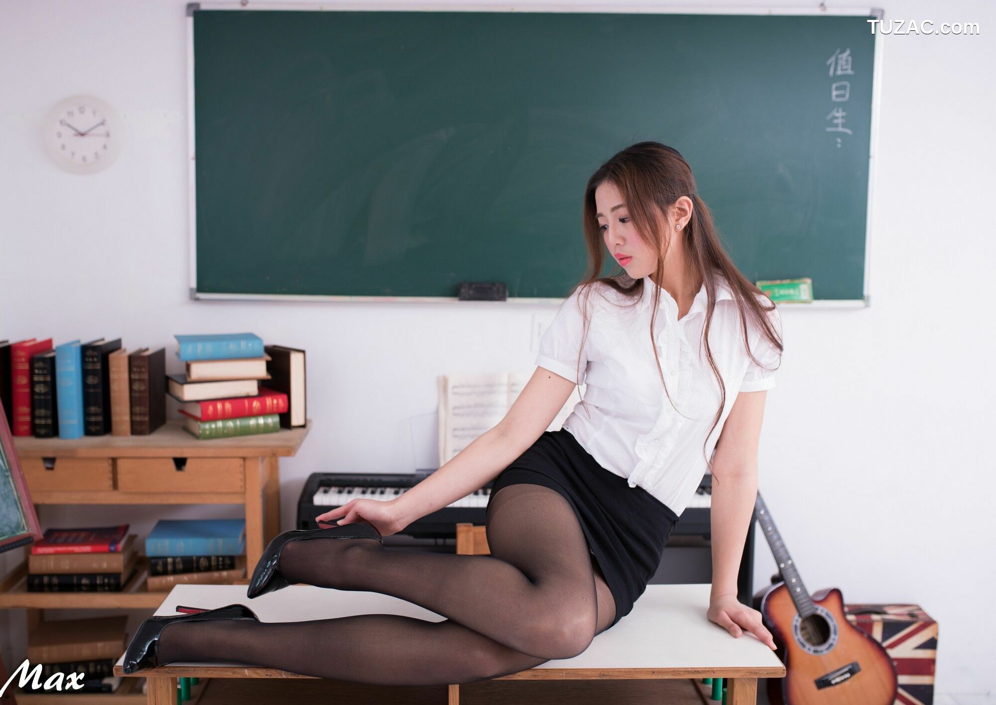 台湾正妹_ Anna《麻辣学堂Anna教师》 写真集[55P]