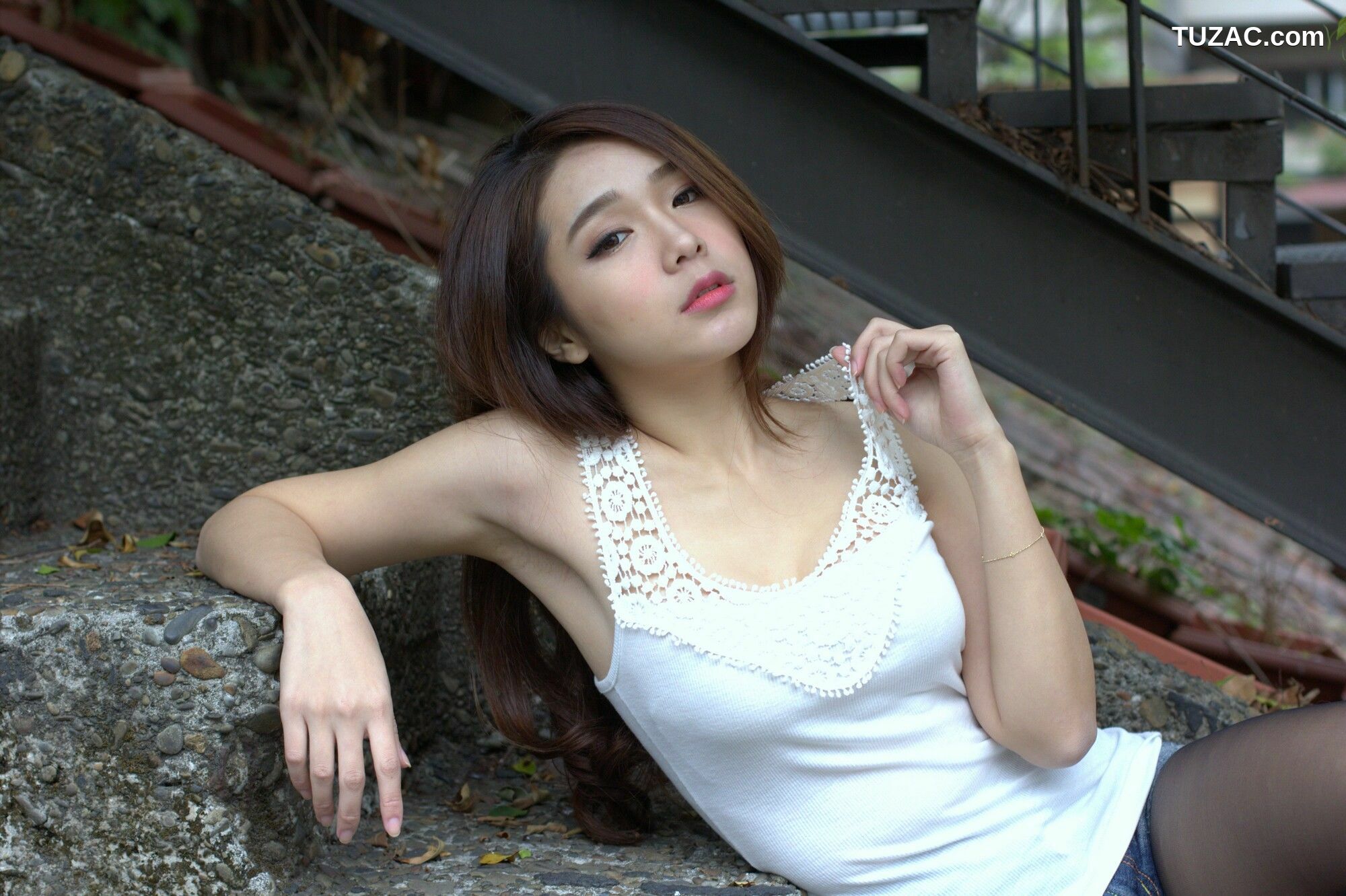 台湾正妹_ Baby66 黑丝街拍 写真集[87P]