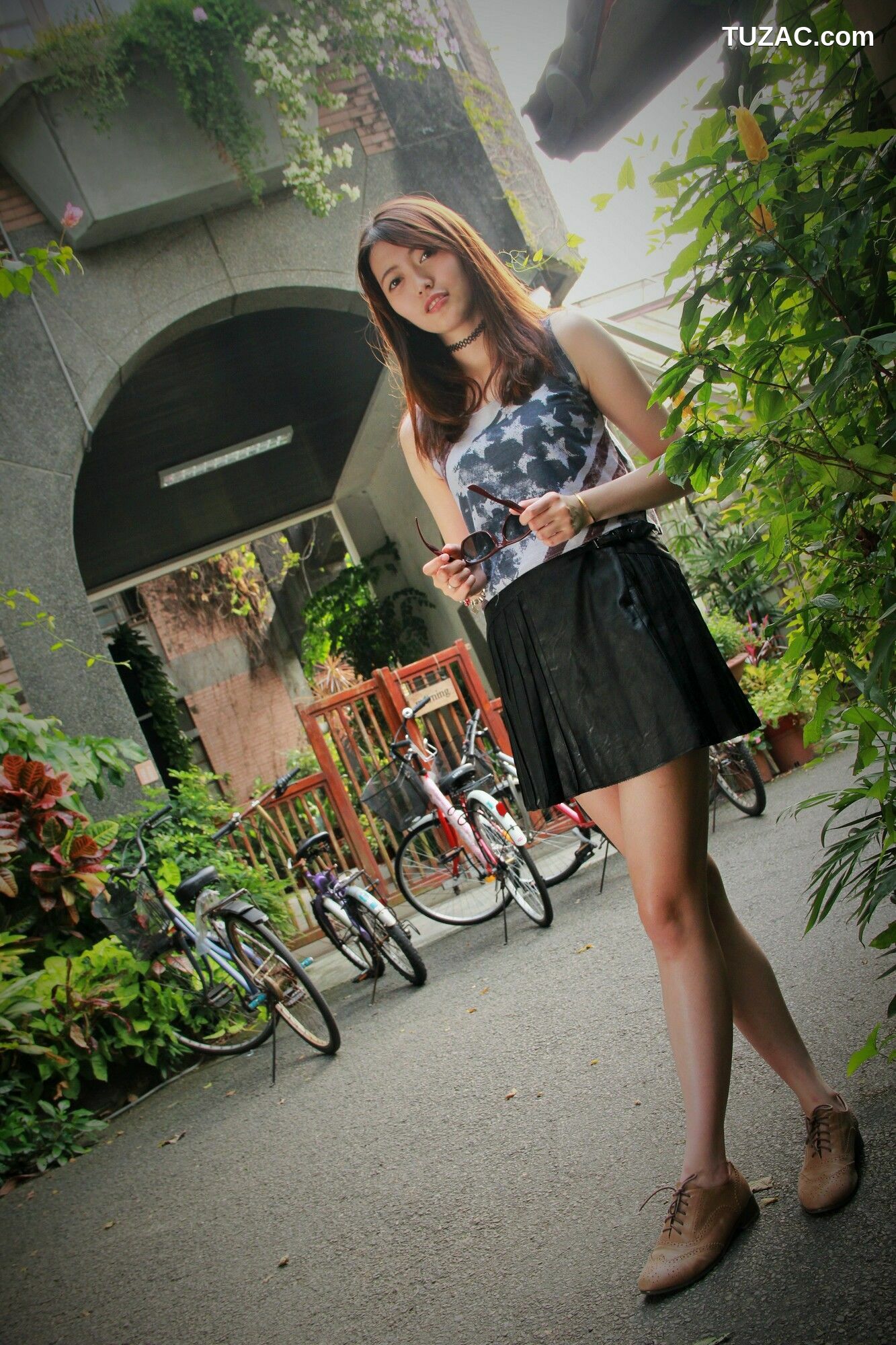 台湾正妹_ Brindy薛薛/黄品瑄《台湾大学外拍》 写真集[53P]