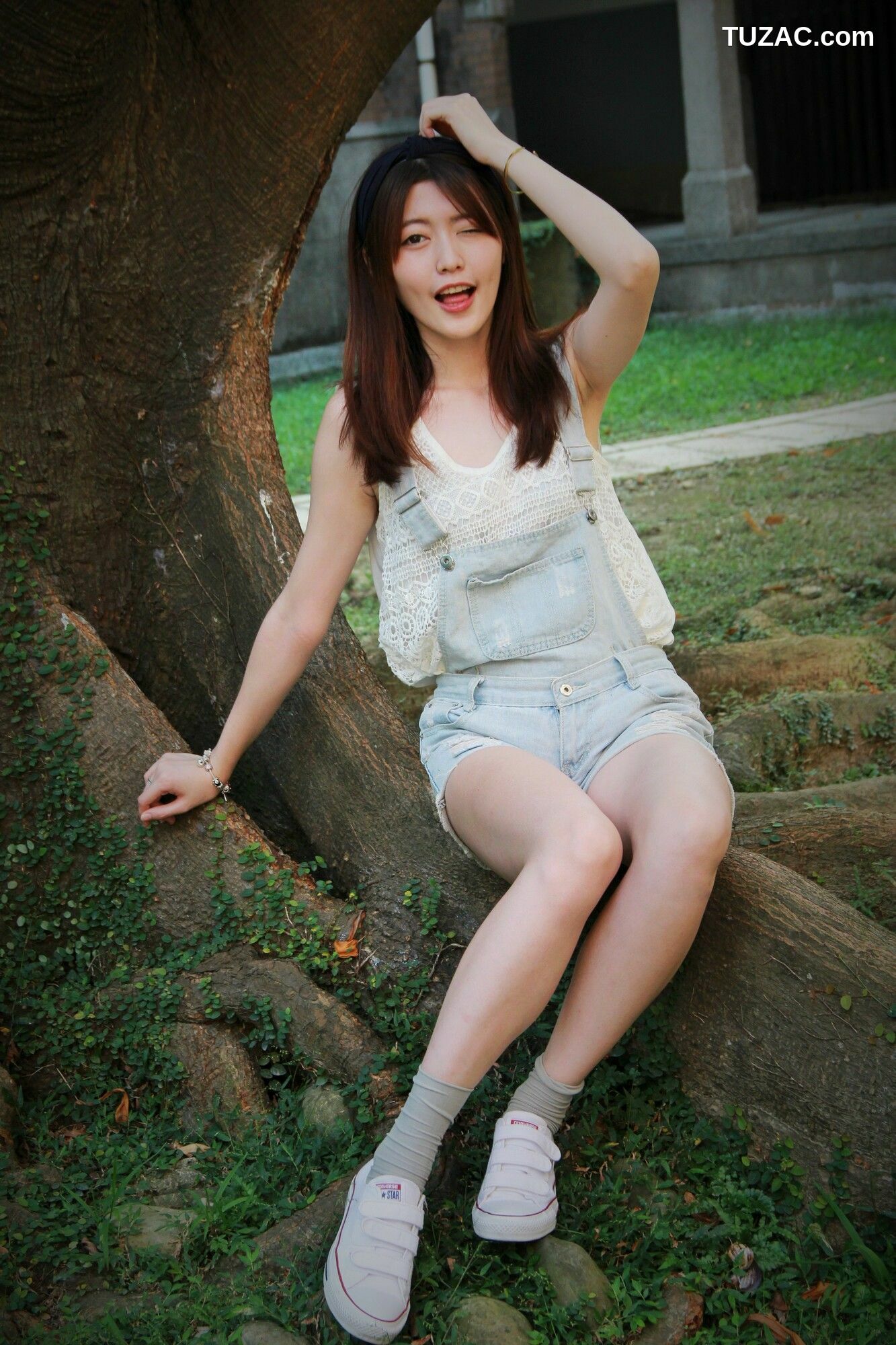 台湾正妹_ Brindy薛薛/黄品瑄《台湾大学外拍》 写真集[53P]